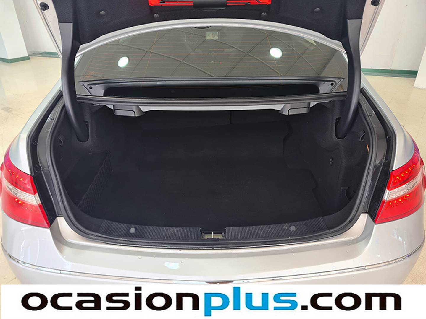 Foto Mercedes Clase E Mercedes-Benz Clase E E 220 CDI Coupe Blue Efficiency Avantgarde (163 CV)