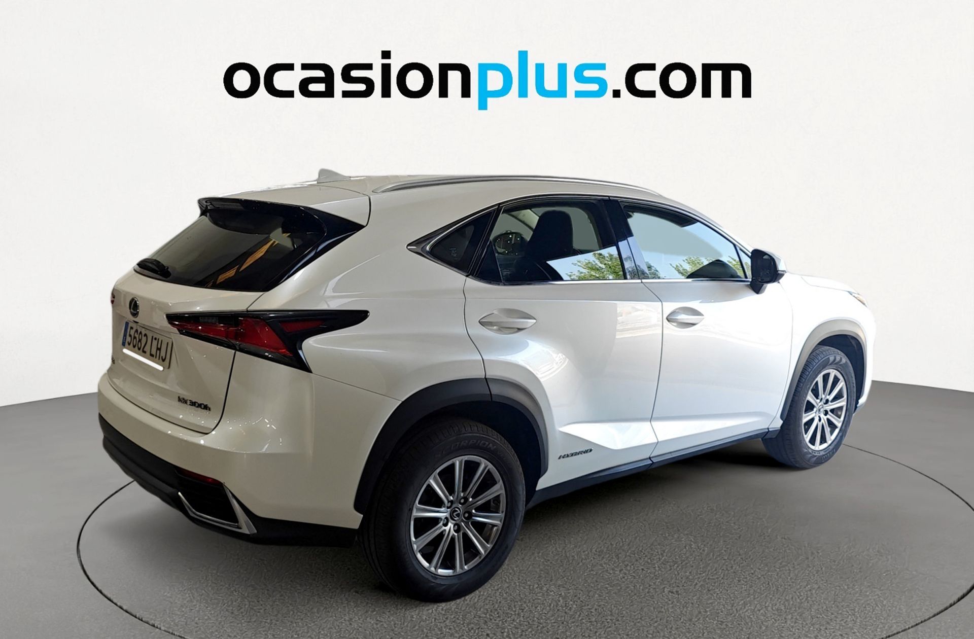 Lexus NX 300h Business 2WD - foto 4