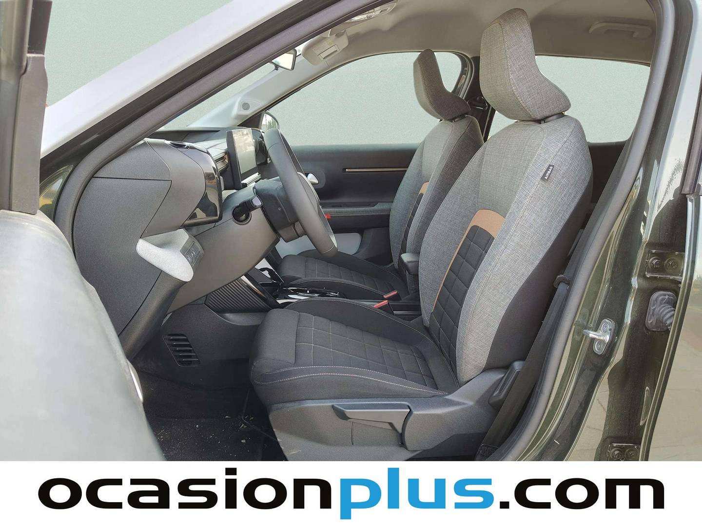 Foto asientos delanteros Citroën C3 Aircross Citroën C3 Aircross Hybrid 145 Plus e-DCS6 (145 CV)