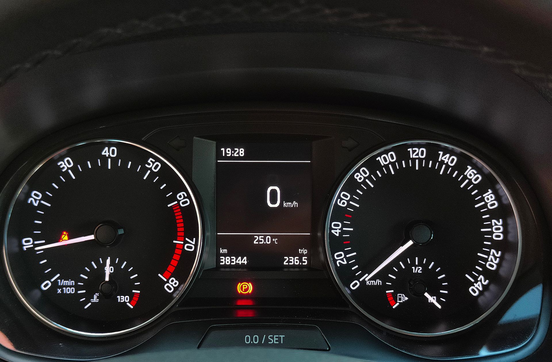 Škoda Fabia 1.0 MPI Like - foto 24