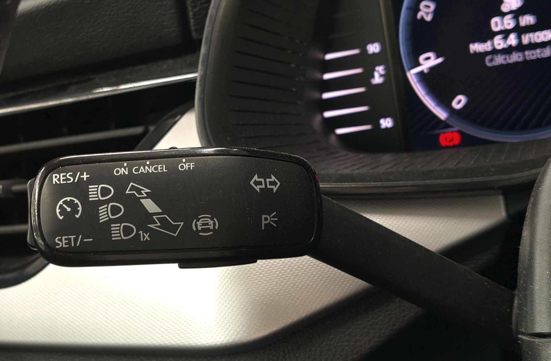 Škoda Kamiq 1.0 TSI Ambition - foto 25