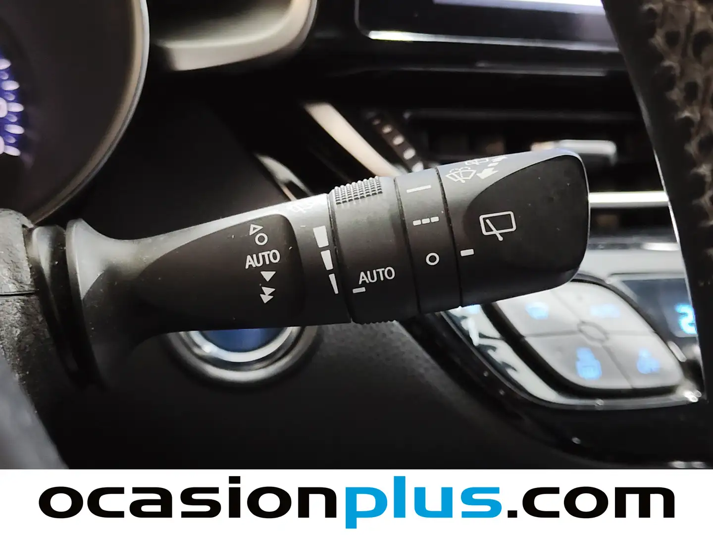 Foto Toyota C-HR Toyota C-HR 1.8 125H Advance (122 CV)