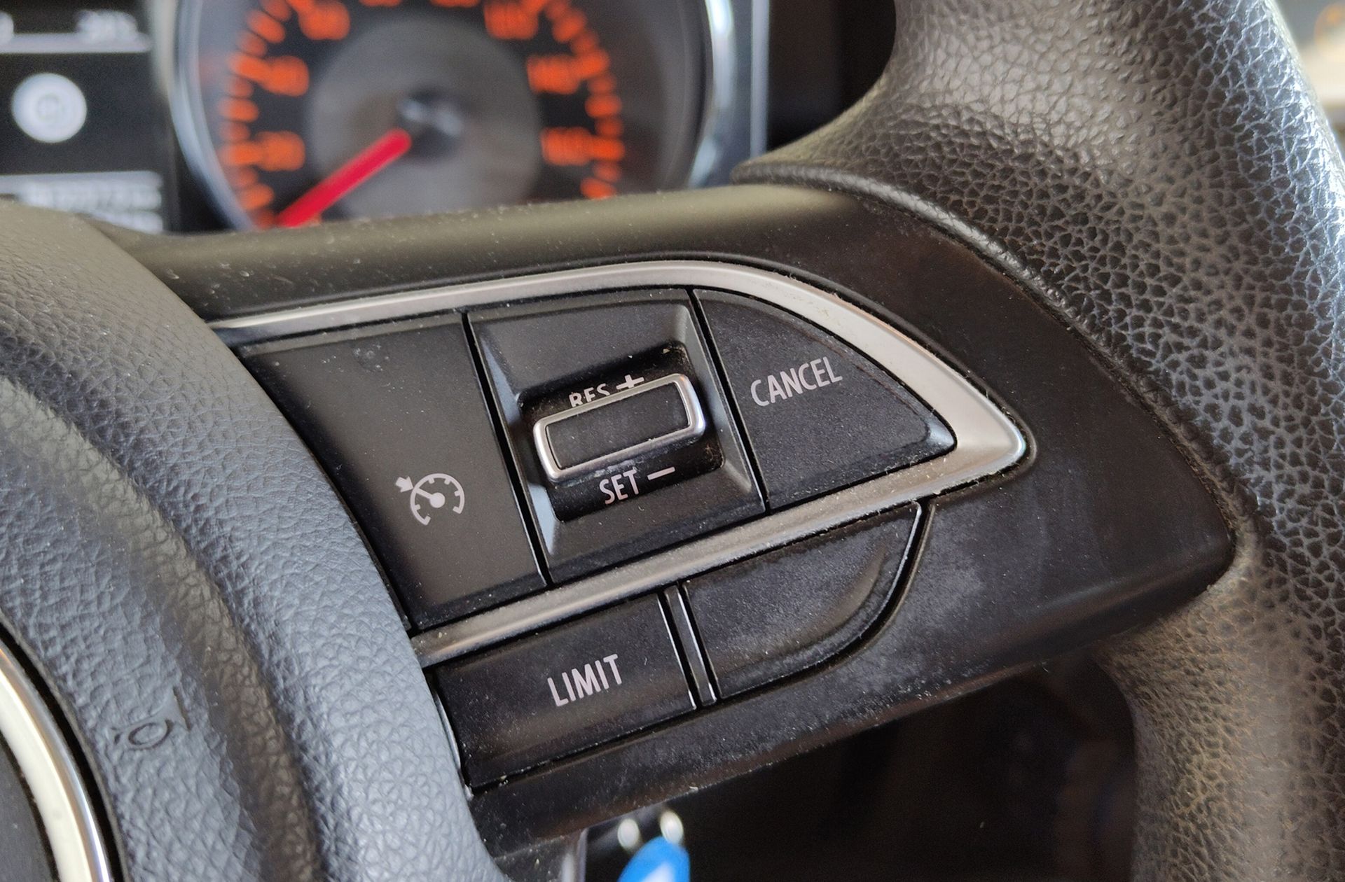 Suzuki Jimny 1.5 JLX - foto 26