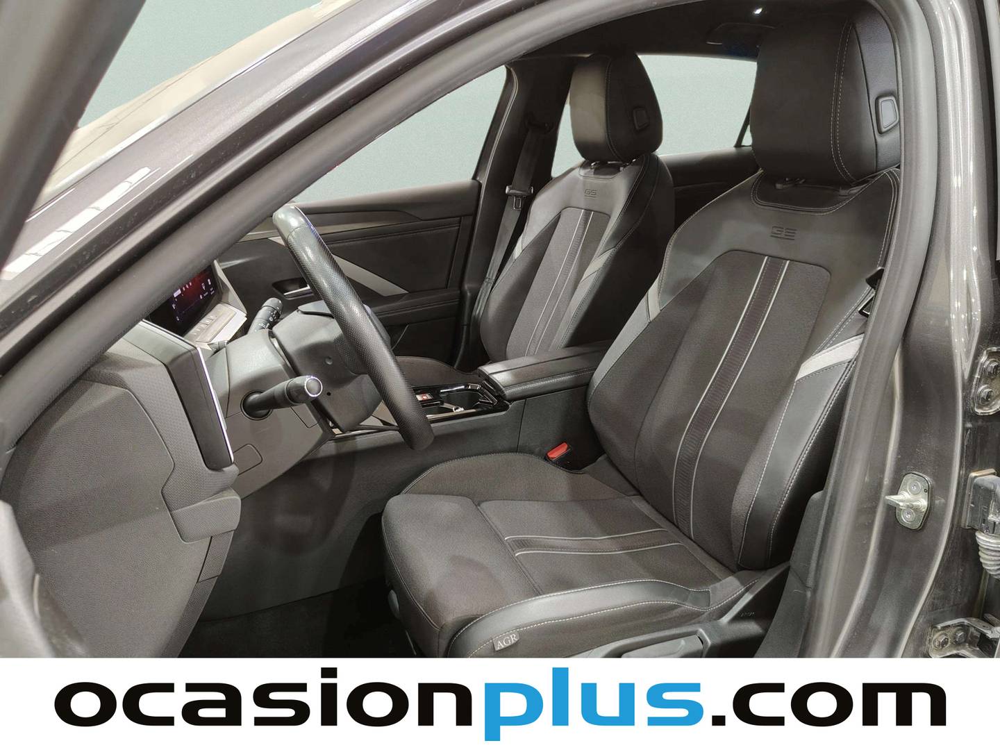 Foto asientos delanteros Opel Astra Opel Astra 1.2 Turbo XHT GS (130 CV)