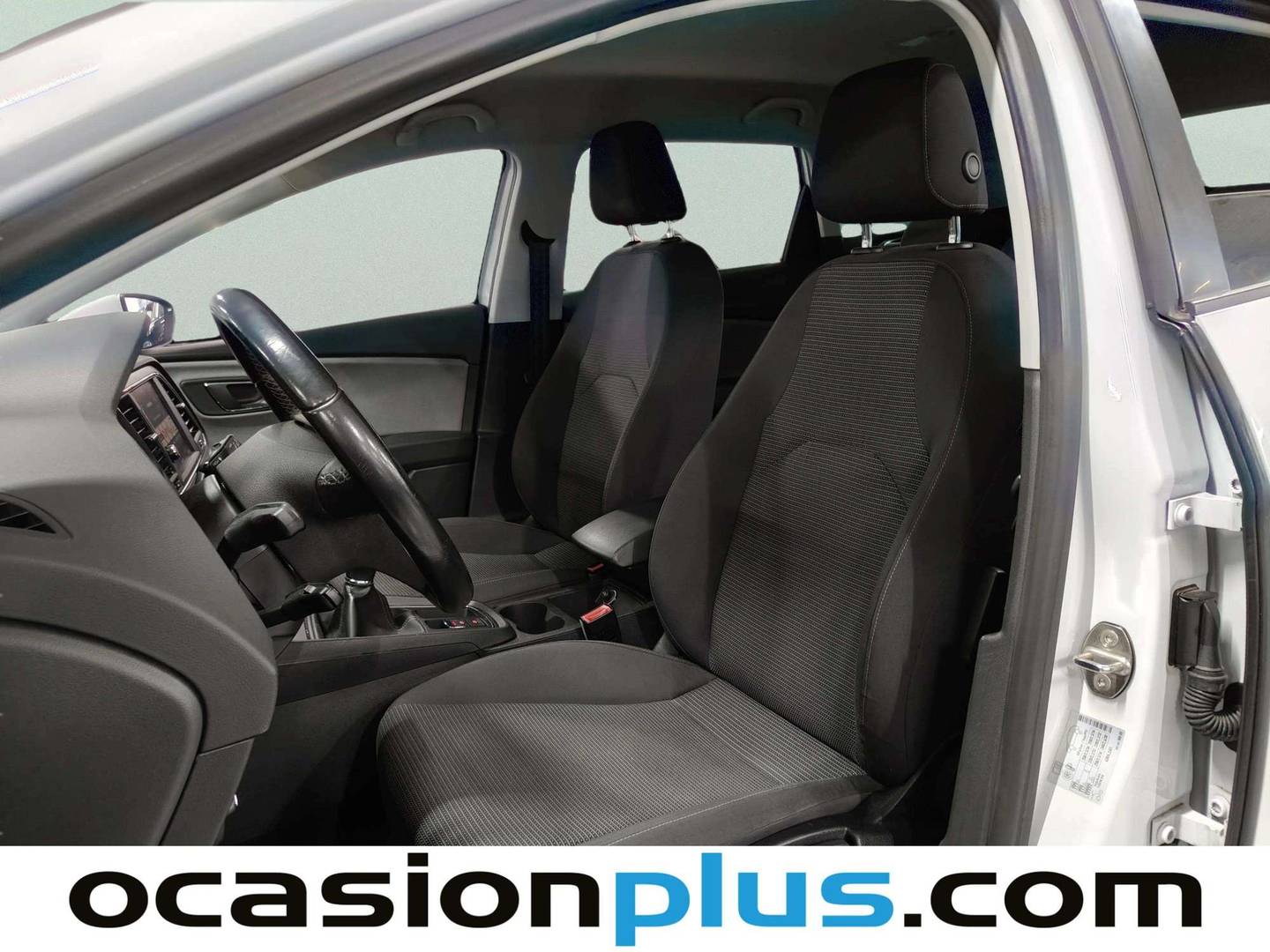 Foto asientos delanteros Seat León Seat León ST 1.6 TDI S&S Style Advanced Nav (115 CV)