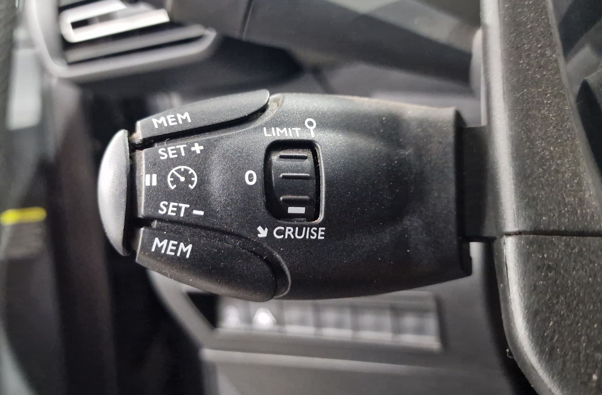 Peugeot Rifter BlueHDi 130 Active Standard - foto 24