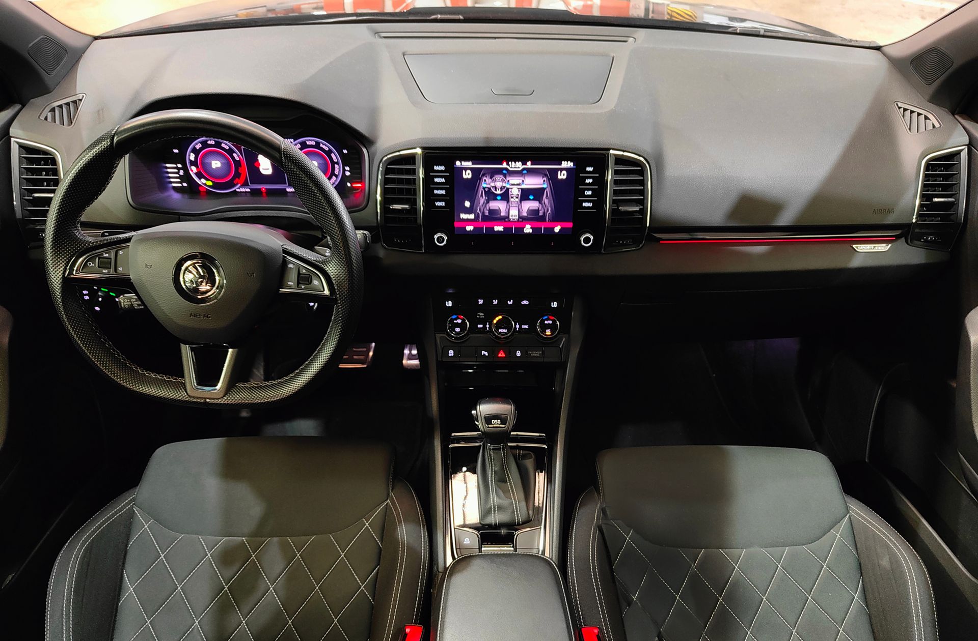 Škoda Karoq 1.5 TSI ACT Sportline DSG - foto 8