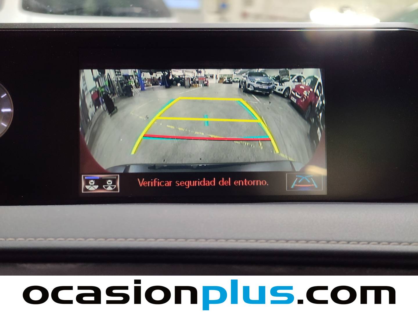 Acabados Lexus UX Lexus UX 250h Executive Navigation (184 CV)