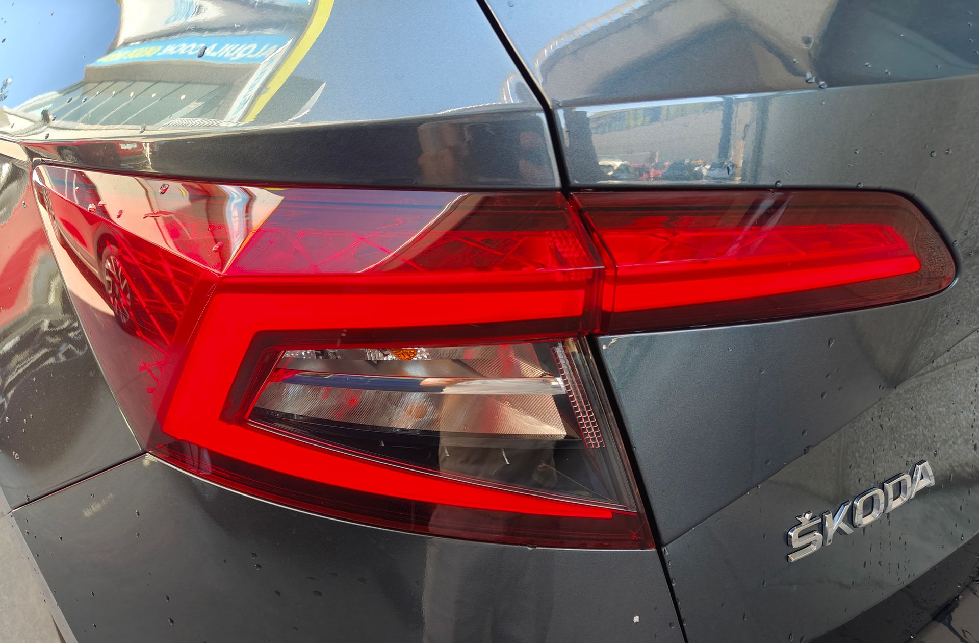 Škoda Karoq 1.5 TSI ACT Ambition DSG - foto 15