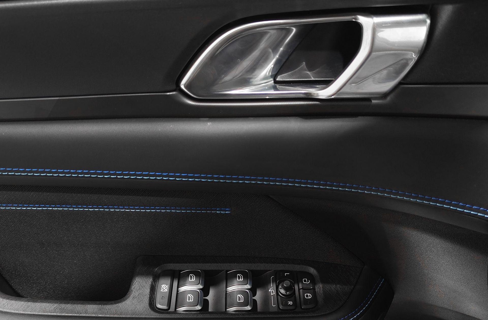 Lynk & Co 01 1.5 PHEV - foto 38