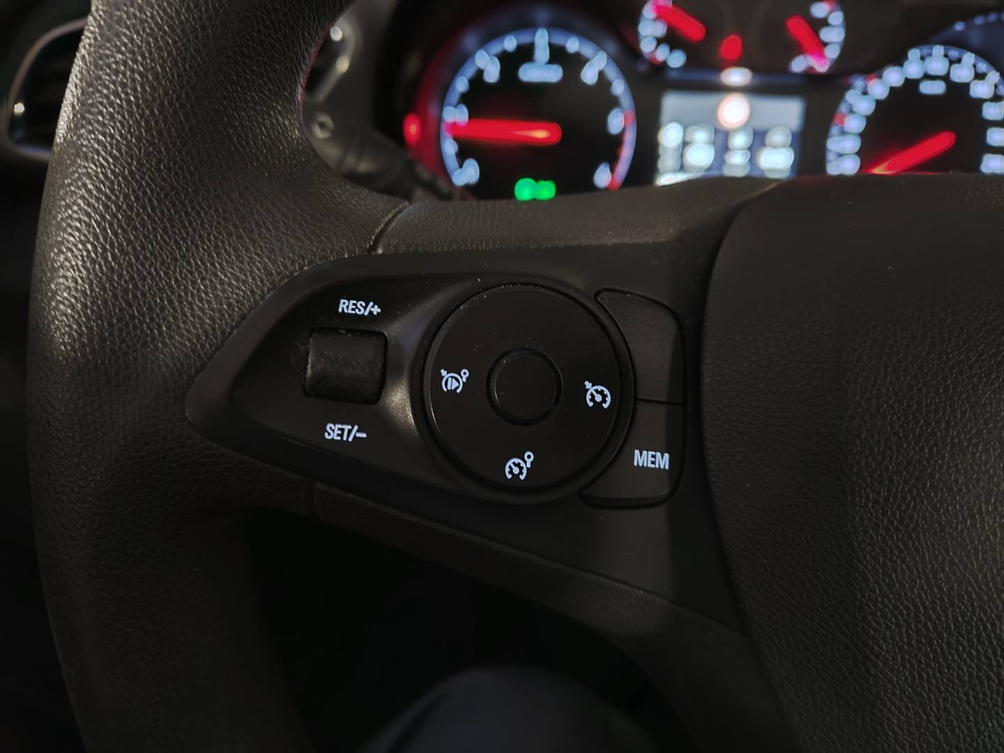 Foto Opel Grandland X Opel Grandland X 1.6 CDTi Selective (120 CV)