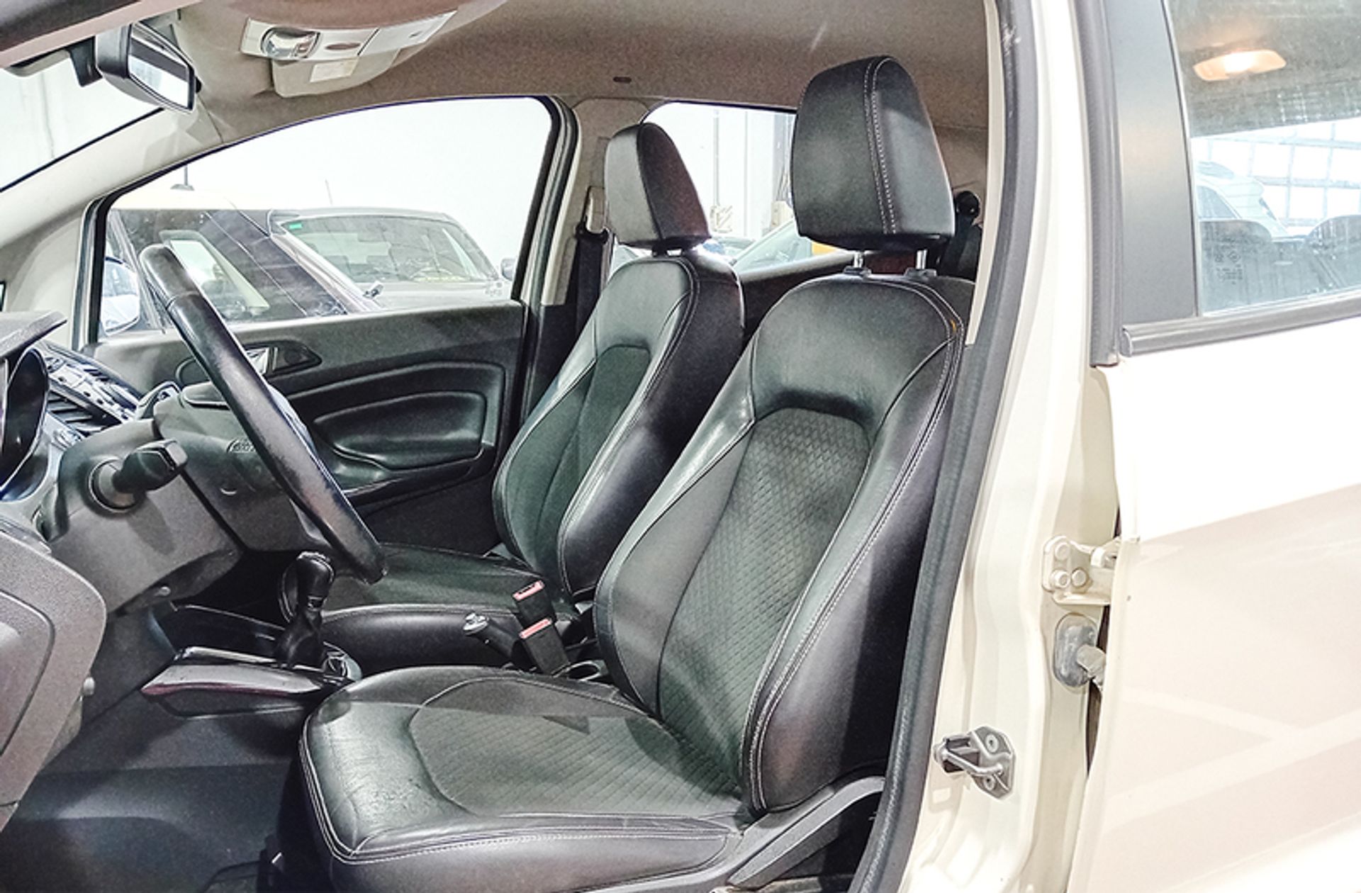 Ford EcoSport 1.5 TDCi Titanium - foto 11