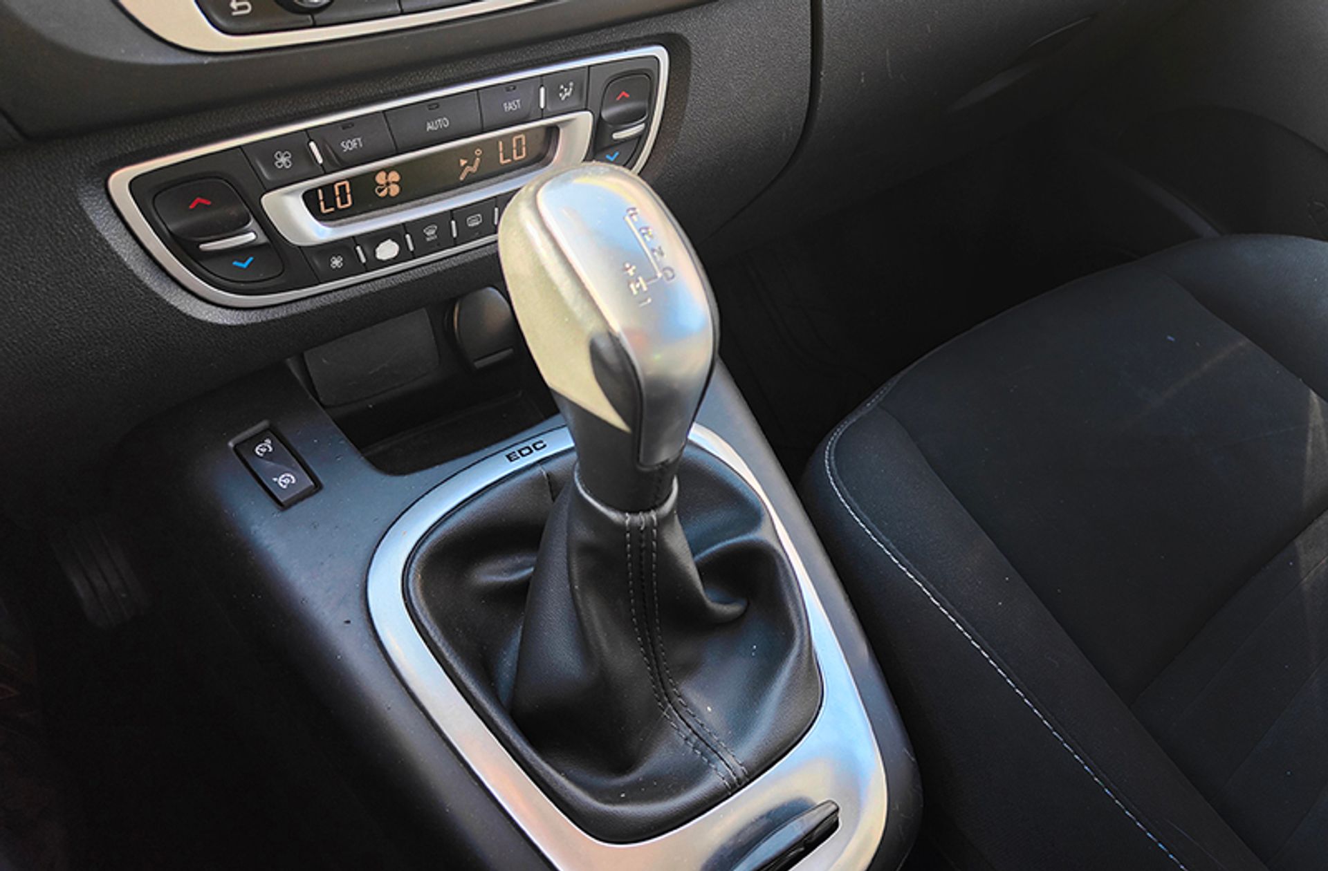 Renault Scénic Limited dCi EDC - foto 5