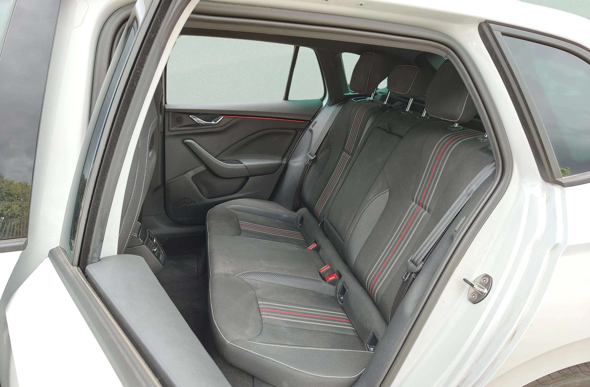 Škoda Scala 1.5 TSI Monte Carlo - foto 14