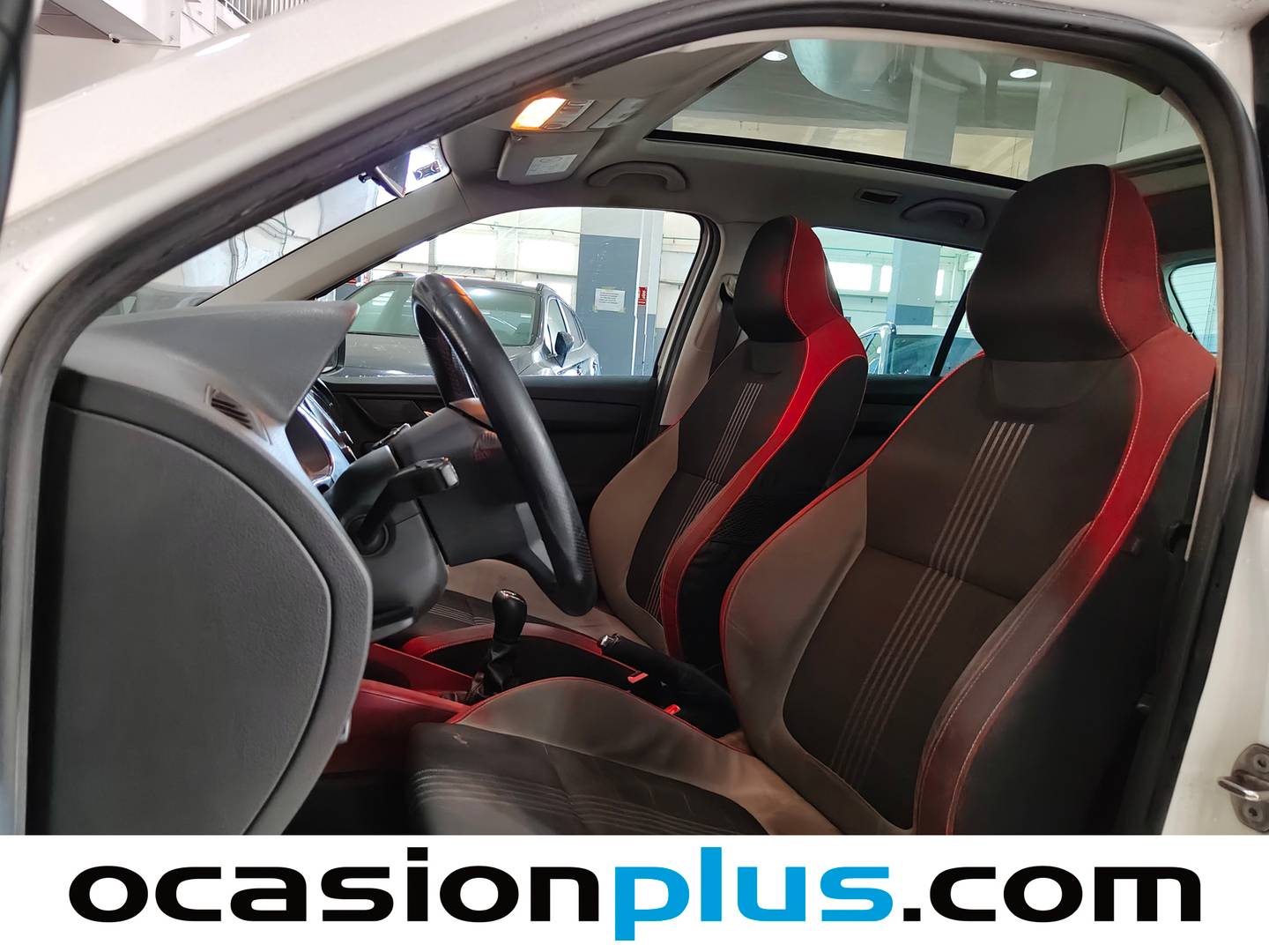 Foto asientos delanteros Skoda Fabia Skoda Fabia 1.2 TSI Monte Carlo (110 CV)