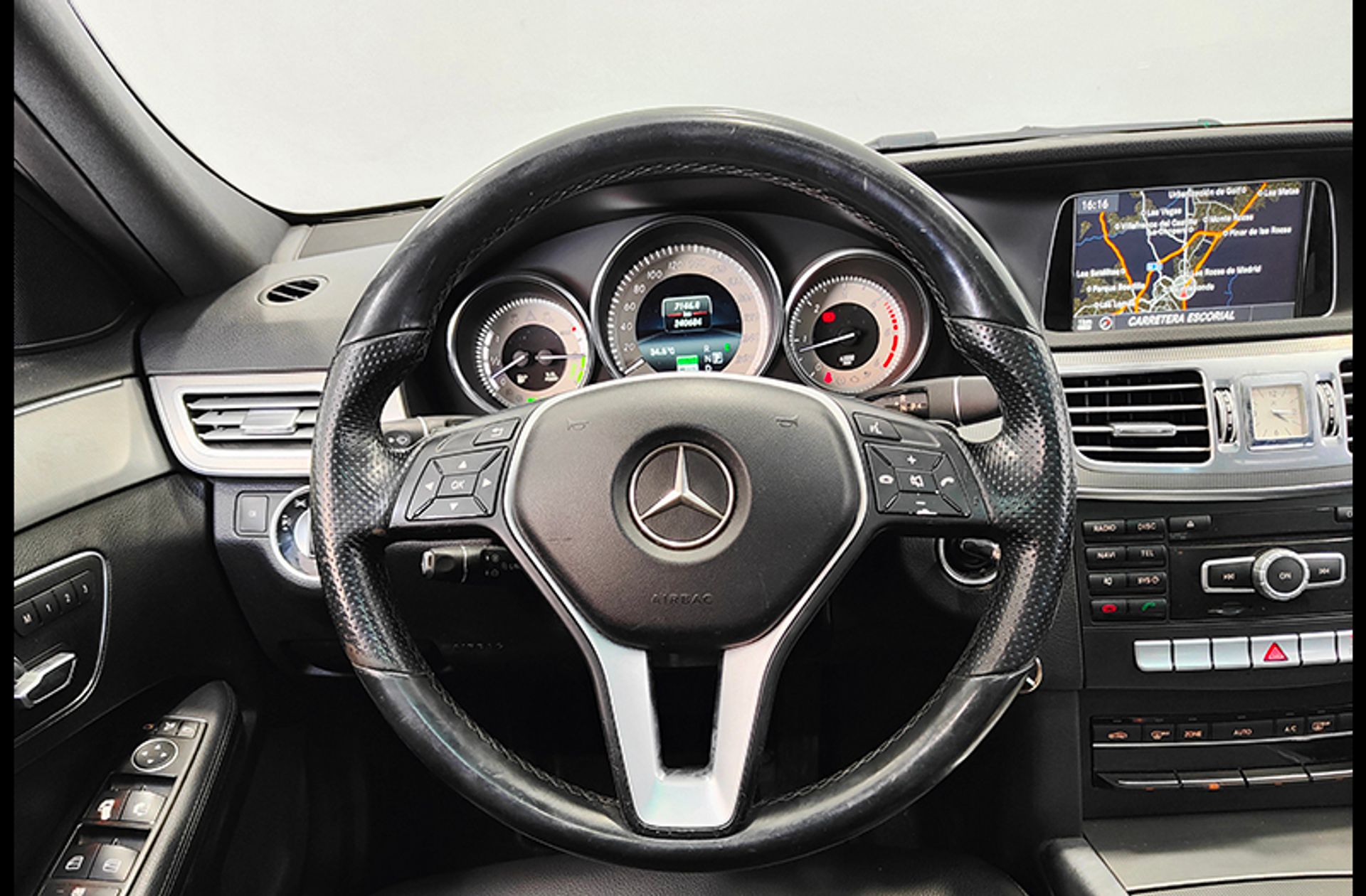 Mercedes-Benz Clase E E 300 BlueTEC Hybrid Avantgarde - foto 28