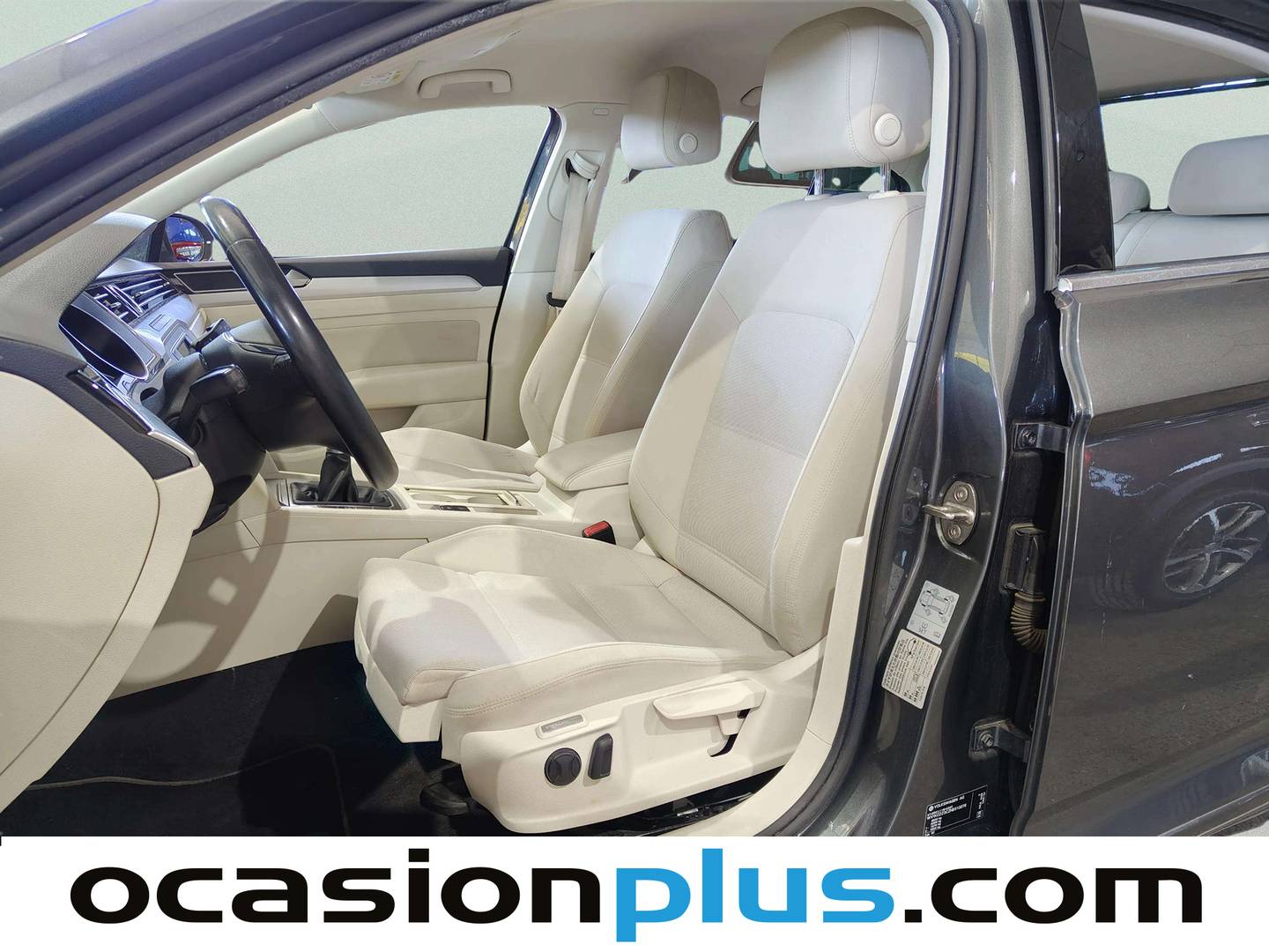 Foto asientos delanteros Volkswagen Passat Volkswagen Passat Advance 2.0 TDI BMT (150 CV)
