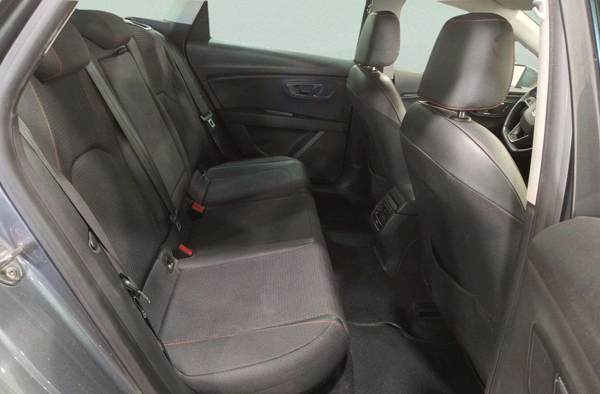 SEAT León ST 1.4 TSI ACT FR DSG7 - foto 14
