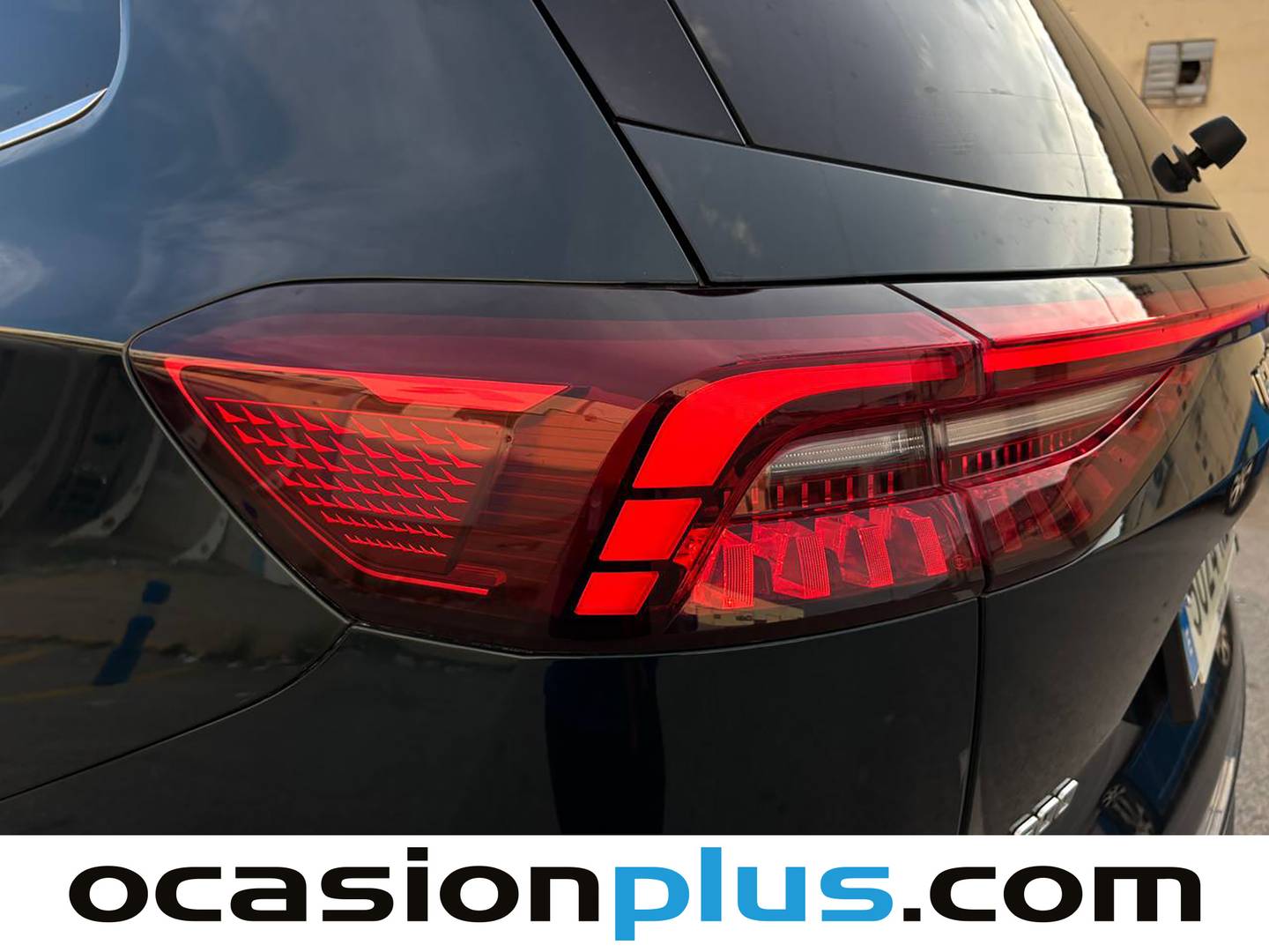 Paquetes del EBRO S800 EBRO S800 1.6 TGDI Luxury DCT (147 CV) 7 Plazas
