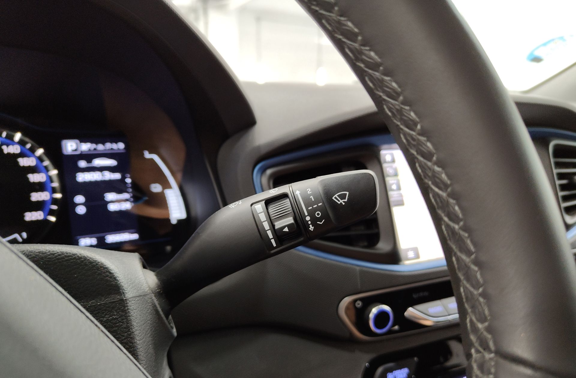 Hyundai Ioniq 1.6 GDI HEV Klass DT - foto 28