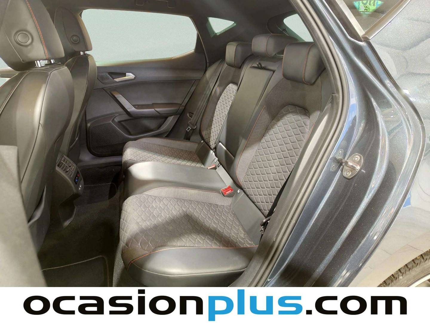 Foto asientos traseros Seat León Seat León 2.0 TDI S&S FR Launch Pack L DSG (150 CV)