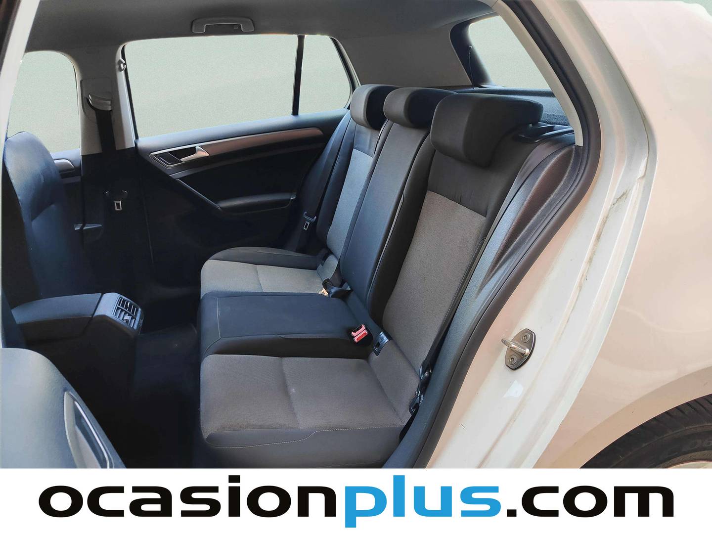 Foto asientos traseros Volkswagen Golf Volkswagen Golf Business 1.6 TDI BMT (105 CV)