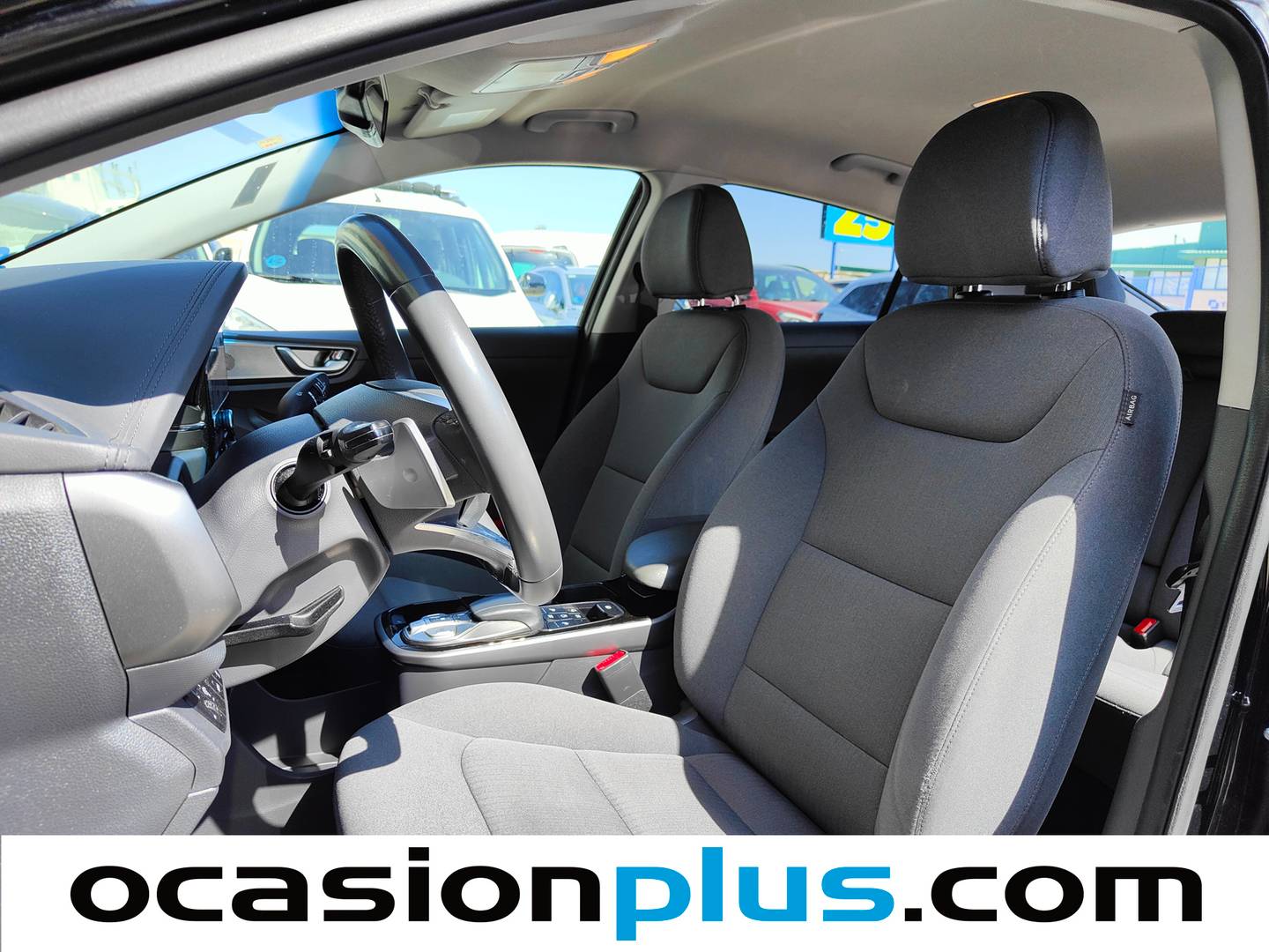 Foto asientos delanteros Hyundai IONIQ Hyundai Ioniq EV Tecno (136 CV)