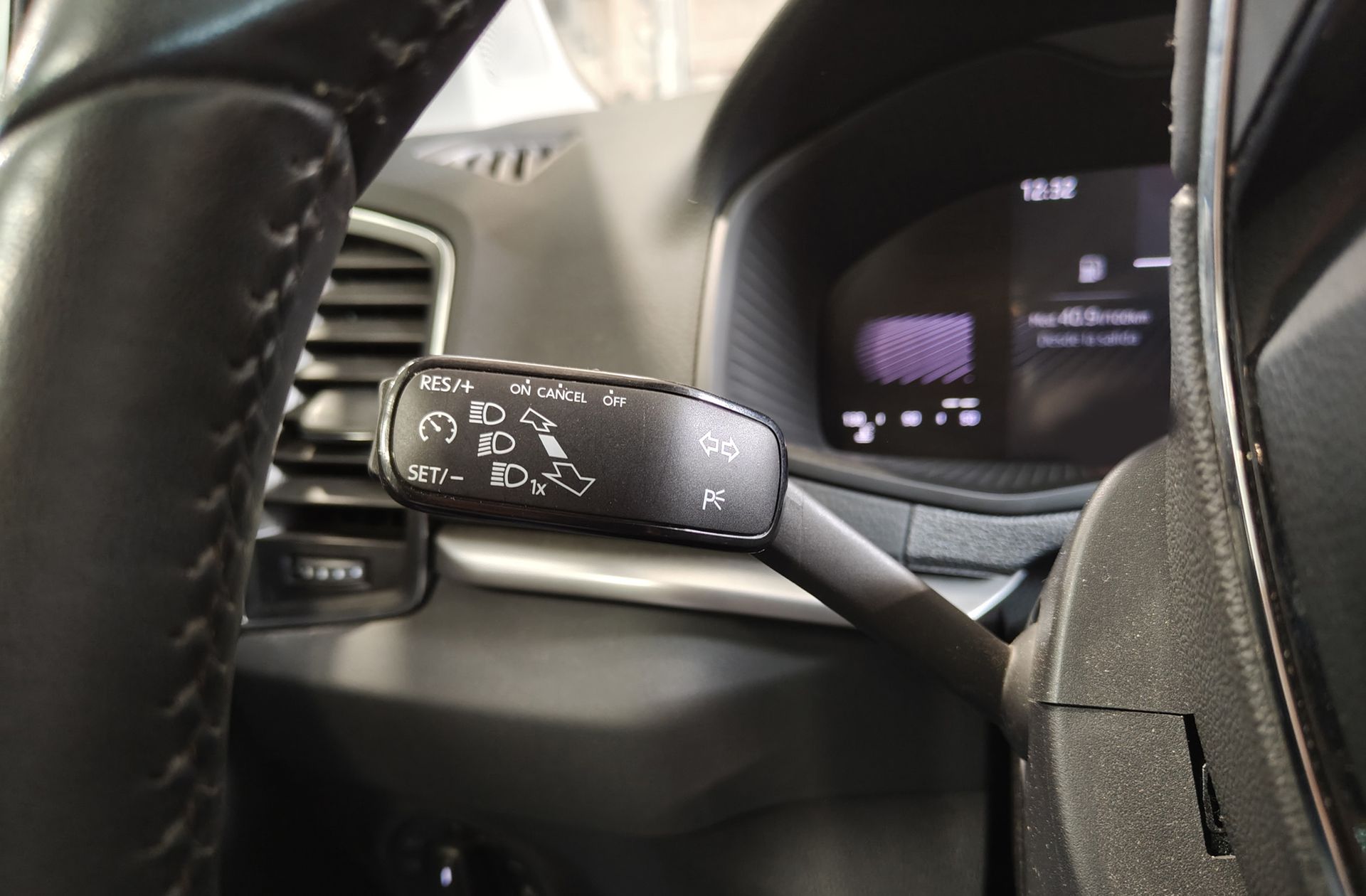 Škoda Karoq 2.0 TDI Selection - foto 25