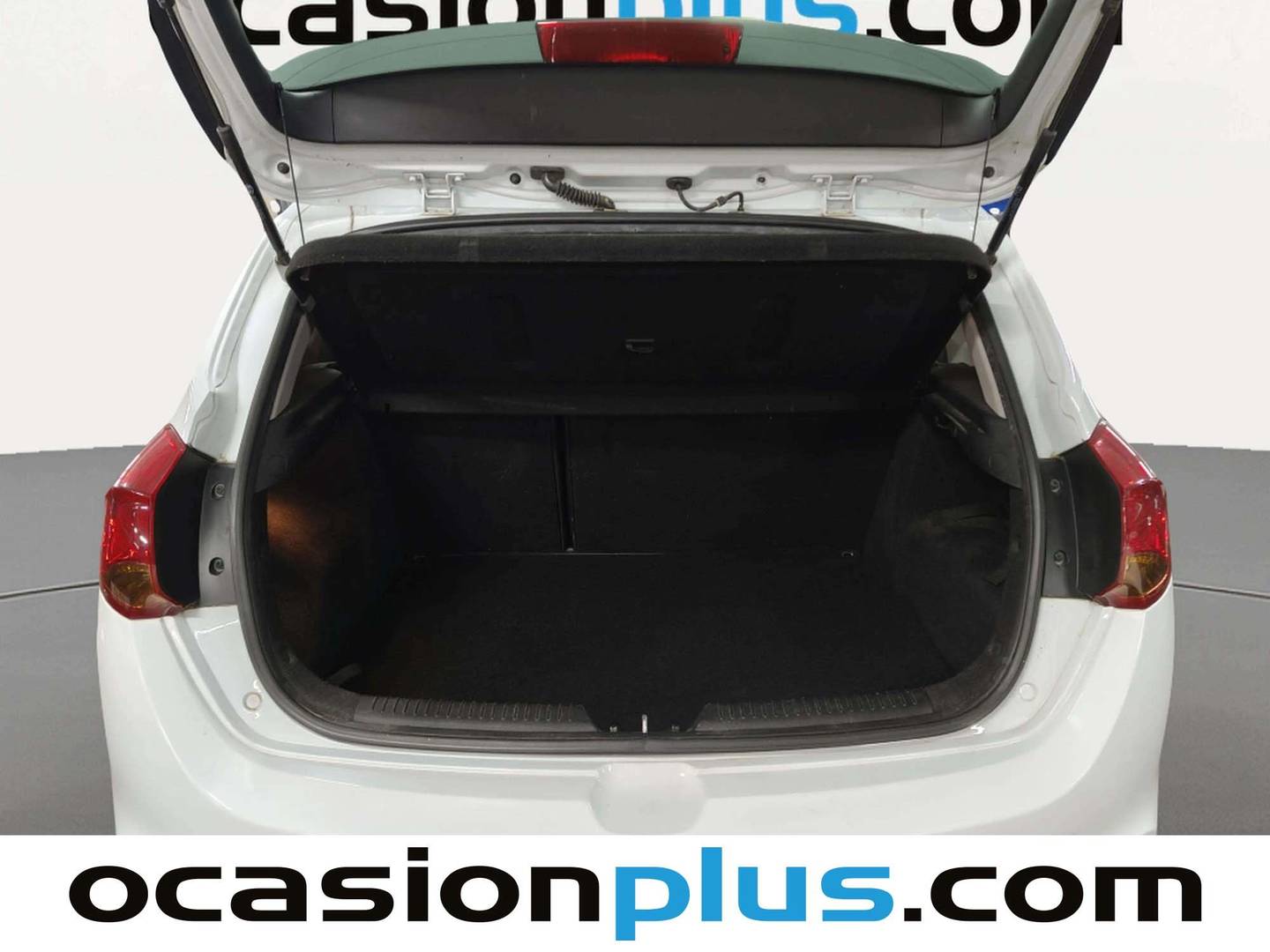 Fotos maletero KIA Ceed KIA Ceed 1.6 CRDi VGT Eco-Dynamics x-Tech (128 CV)