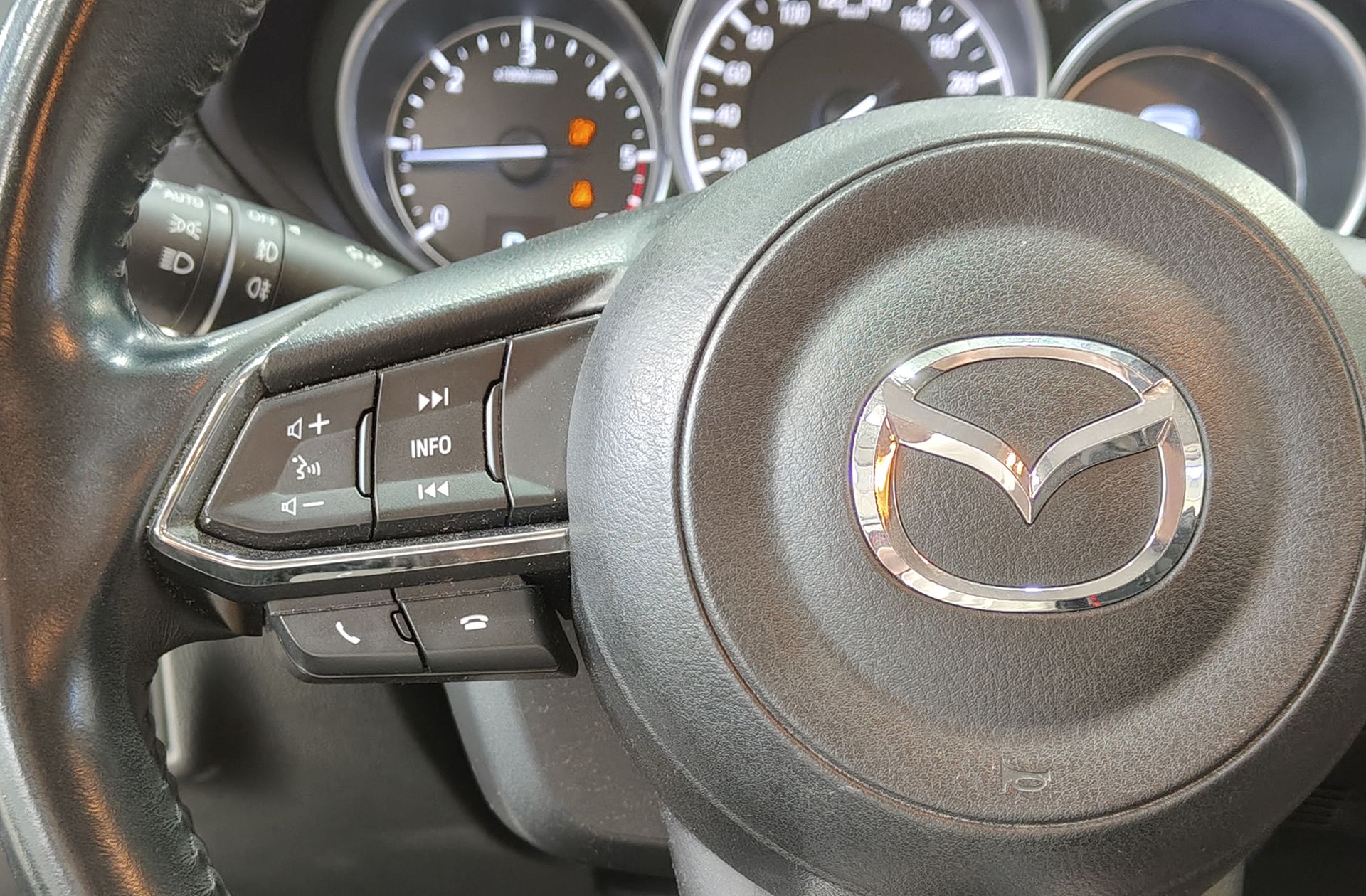 Mazda CX-5 2.2 DE Zenith 4WD - foto 26