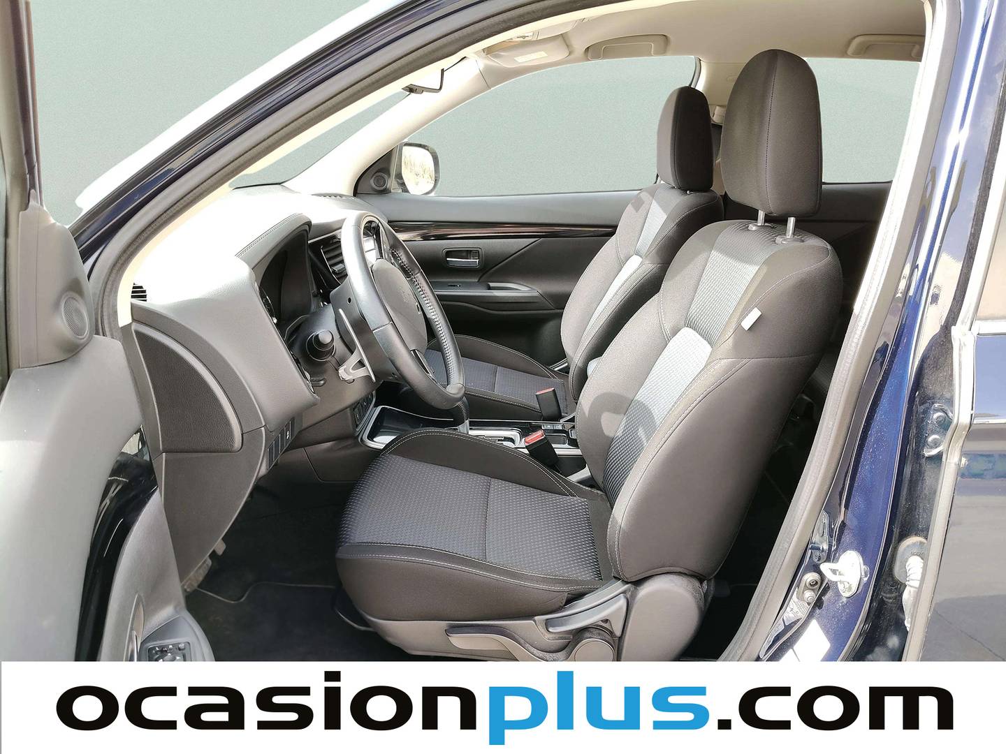 Foto asientos delanteros Mitsubishi Outlander Mitsubishi Outlander 200 MPI Motion 2WD CVT (150 CV)