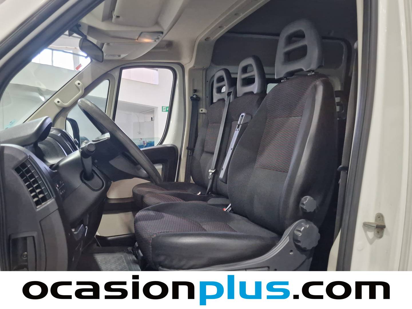 Peugeot Boxer Peugeot Boxer Mini bus BlueHDi 140 333 L2H2 (140 CV) 9 Plazas seminuevo