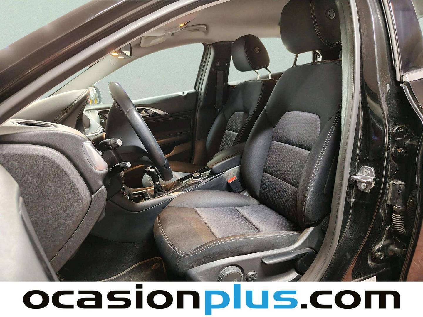 Foto asientos delanteros Infiniti Q30 Infiniti Q30 1.6T Premium (122 CV)