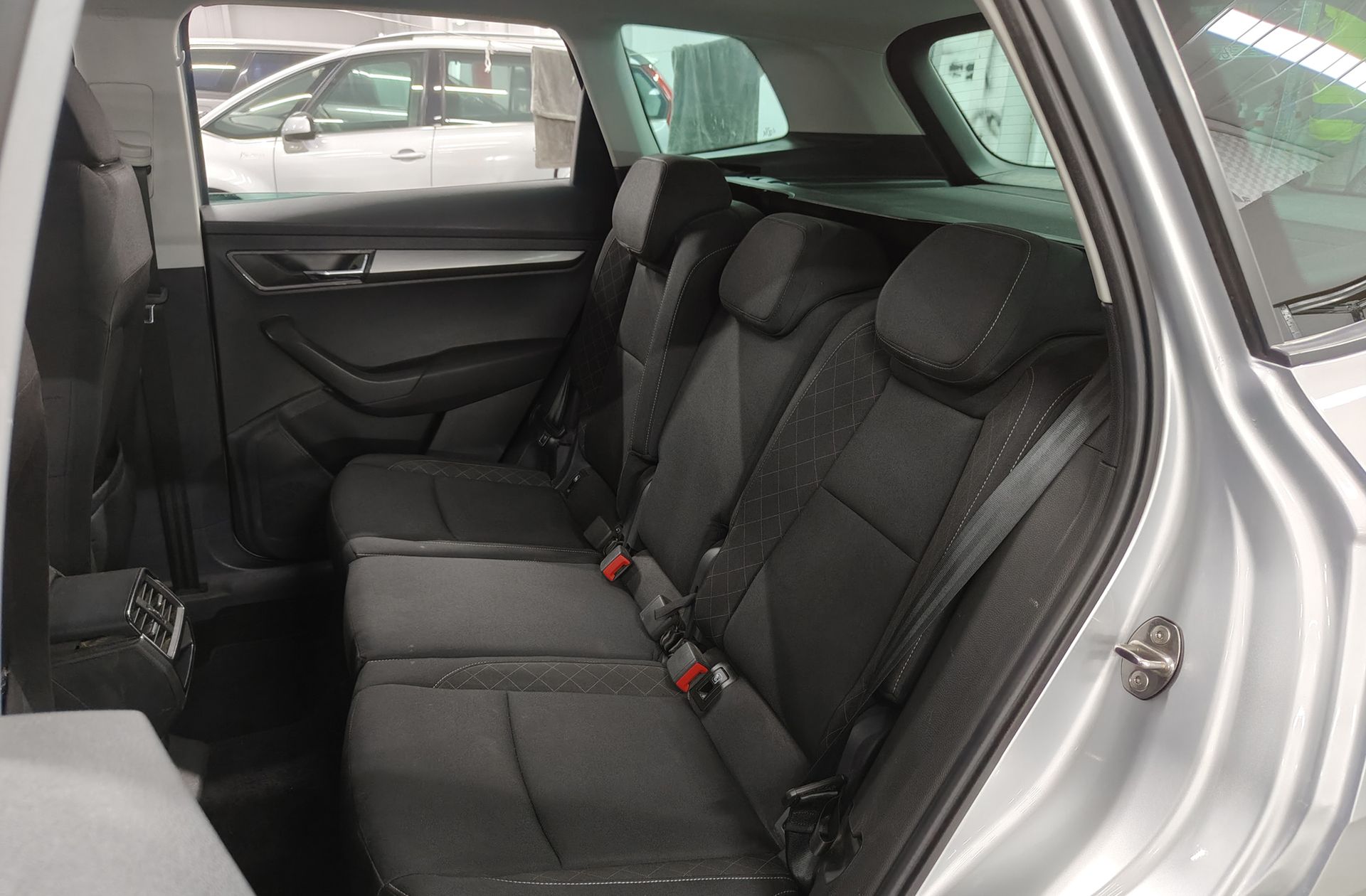 Škoda Karoq 1.5 TSI ACT Ambition - foto 13