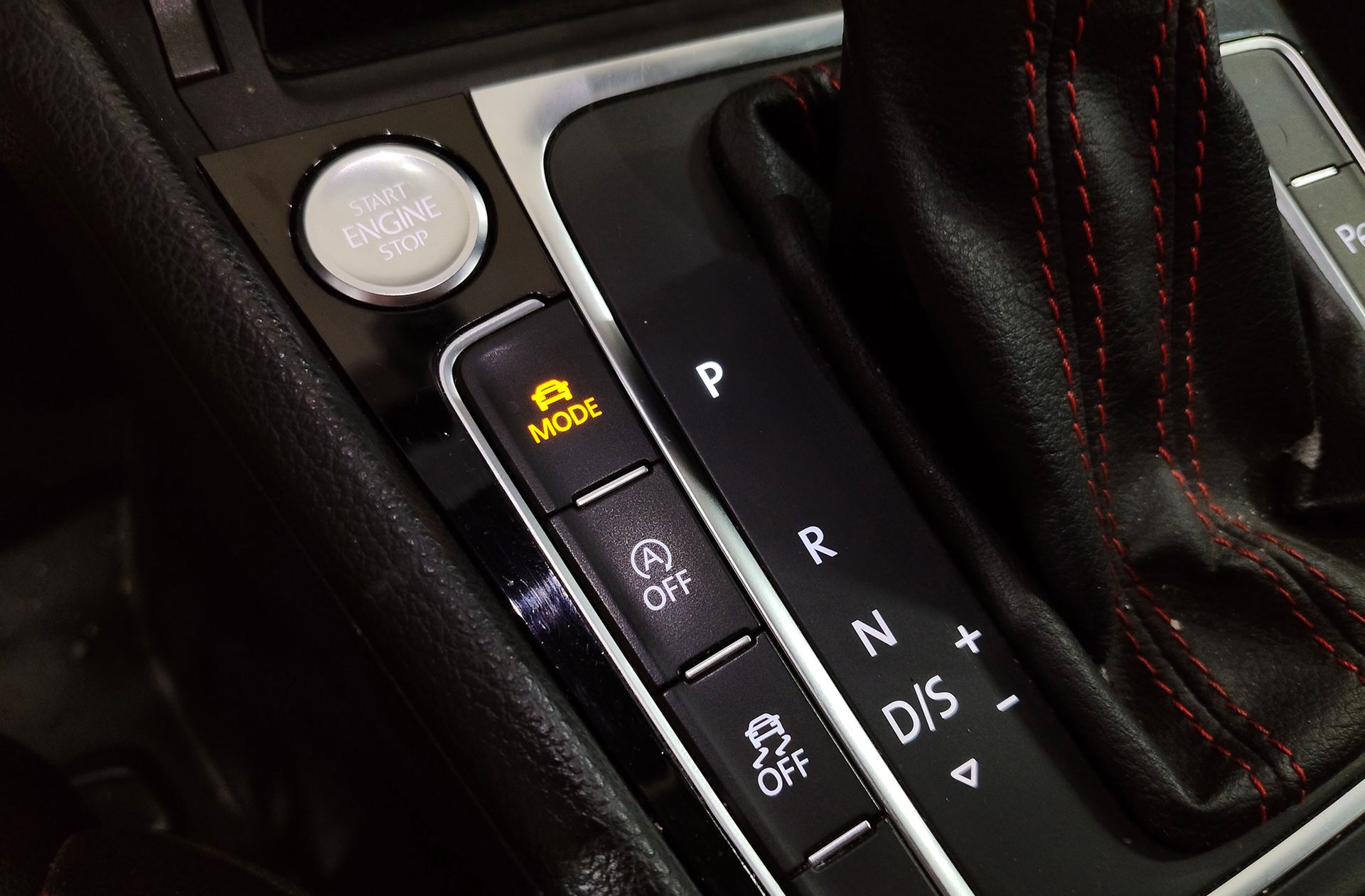 Volkswagen Golf GTI Performance 2.0 TSI DSG - foto 11
