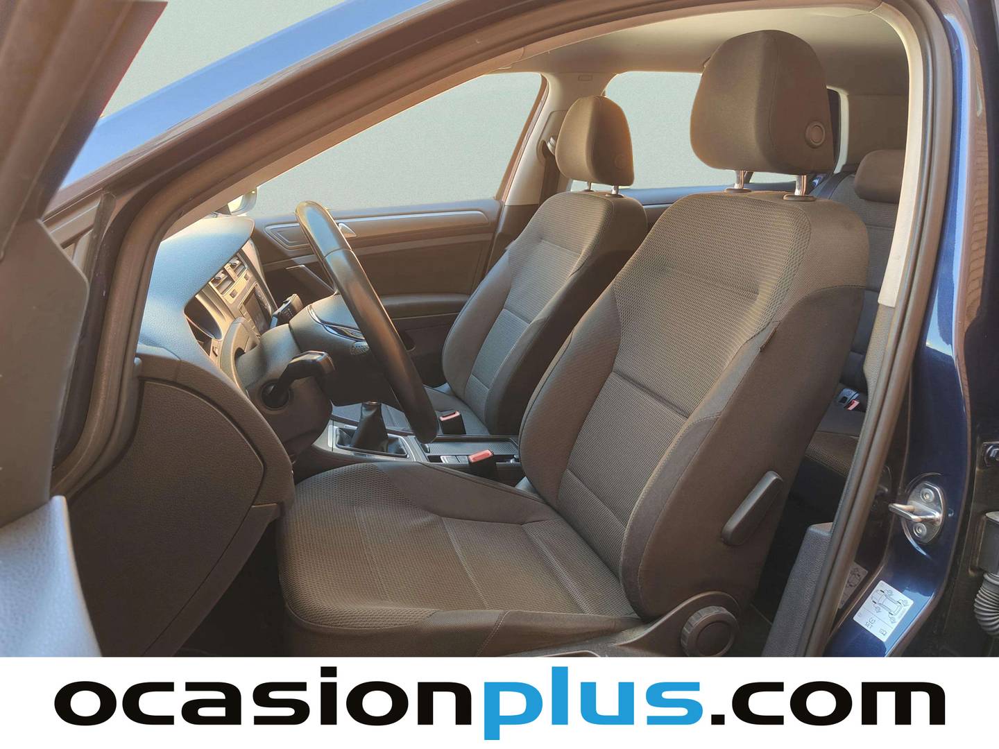 Foto asientos delanteros Volkswagen Golf Volkswagen Golf Advance 1.4 TSI BMT (122 CV)