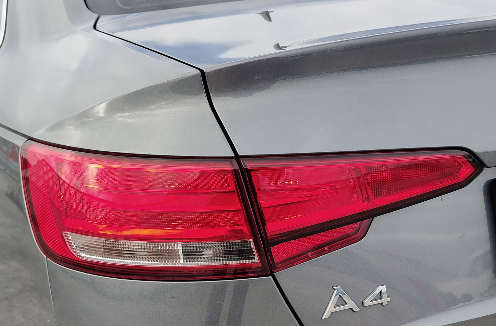 Audi A4 sport edition 2.0 TDI Pack S Line - foto 18