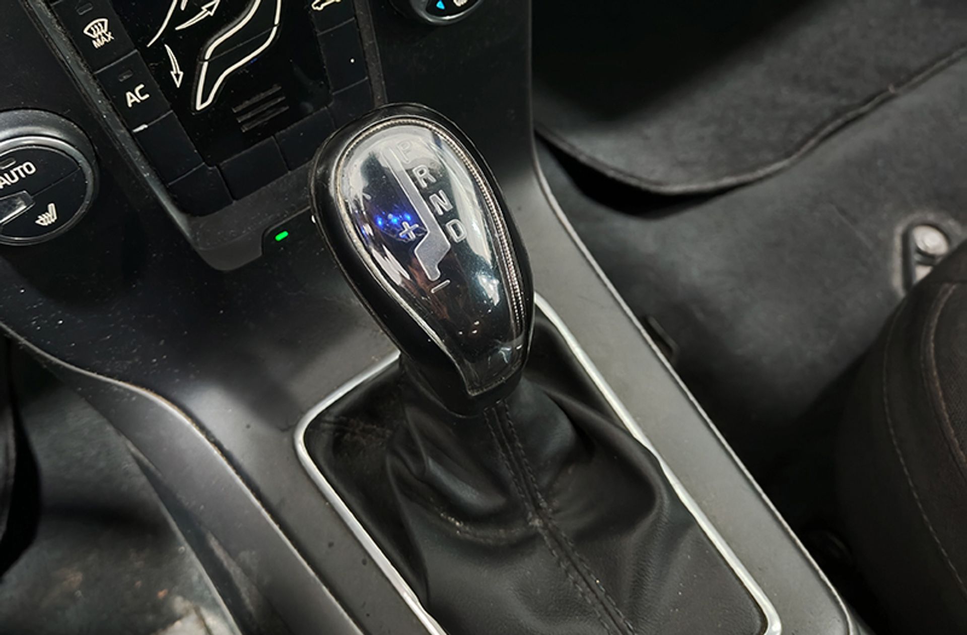 Volvo V40 1.6 D2 Kinetic - foto 5