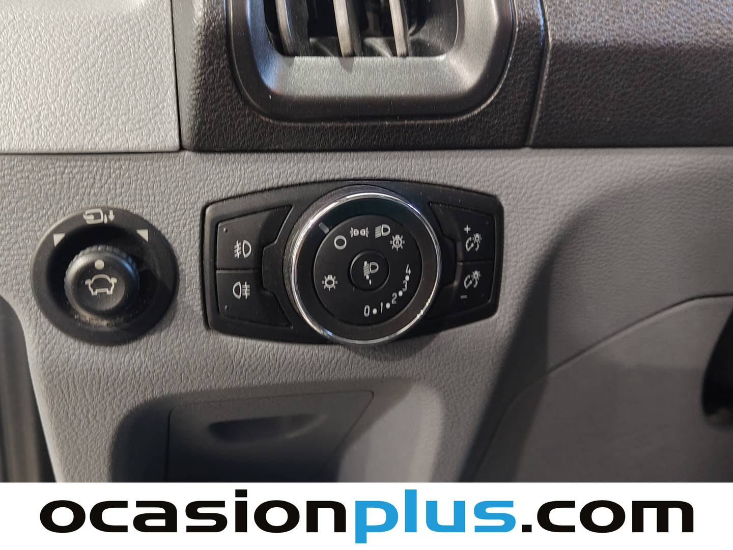 Extras y acabados del Ford Transit Ford Transit Furgon 350 L3H2 Trend (170 CV)