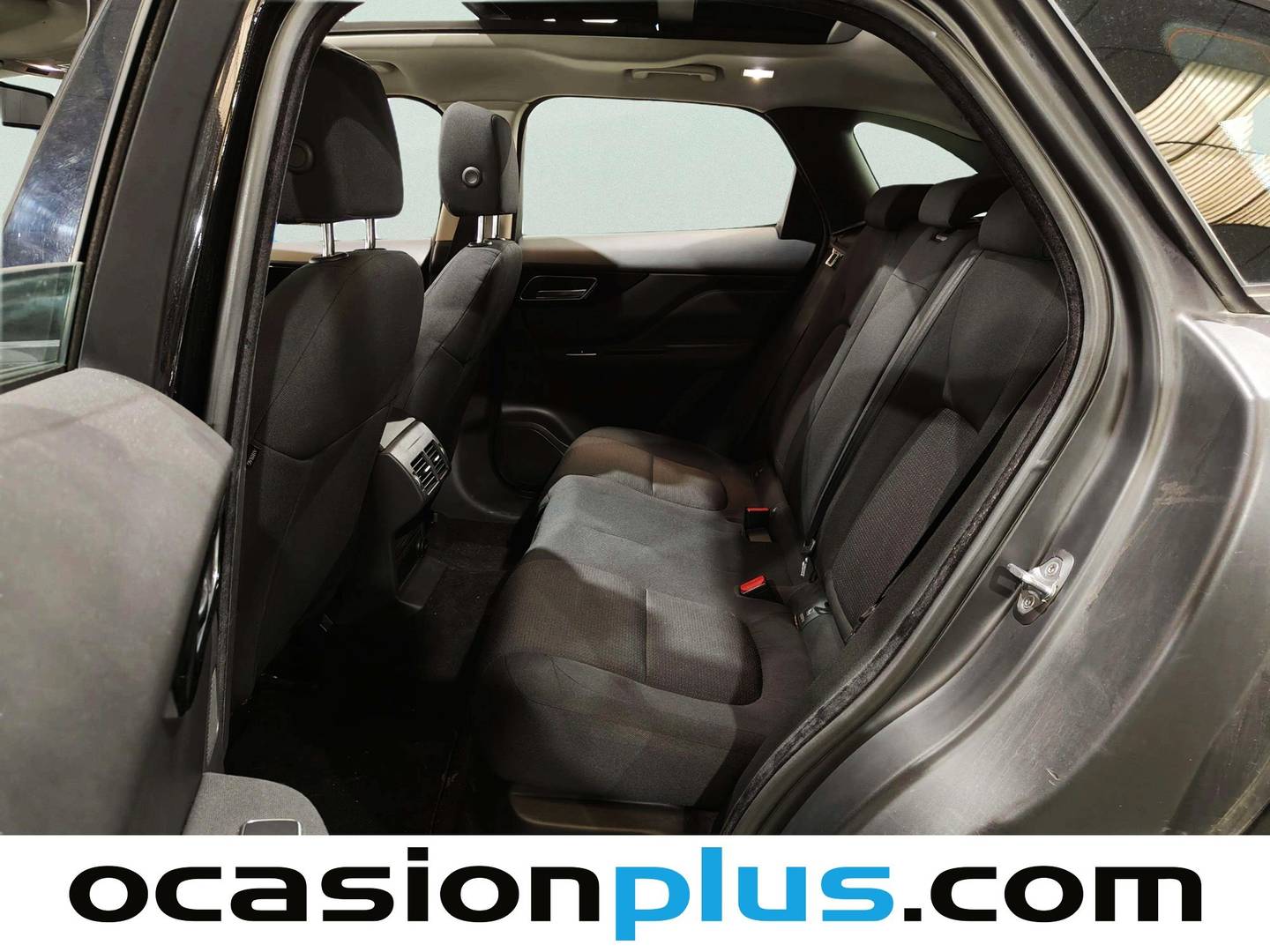 Foto Jaguar F-Pace Jaguar F-PACE 2.0L i4D Pure AWD (180 CV)