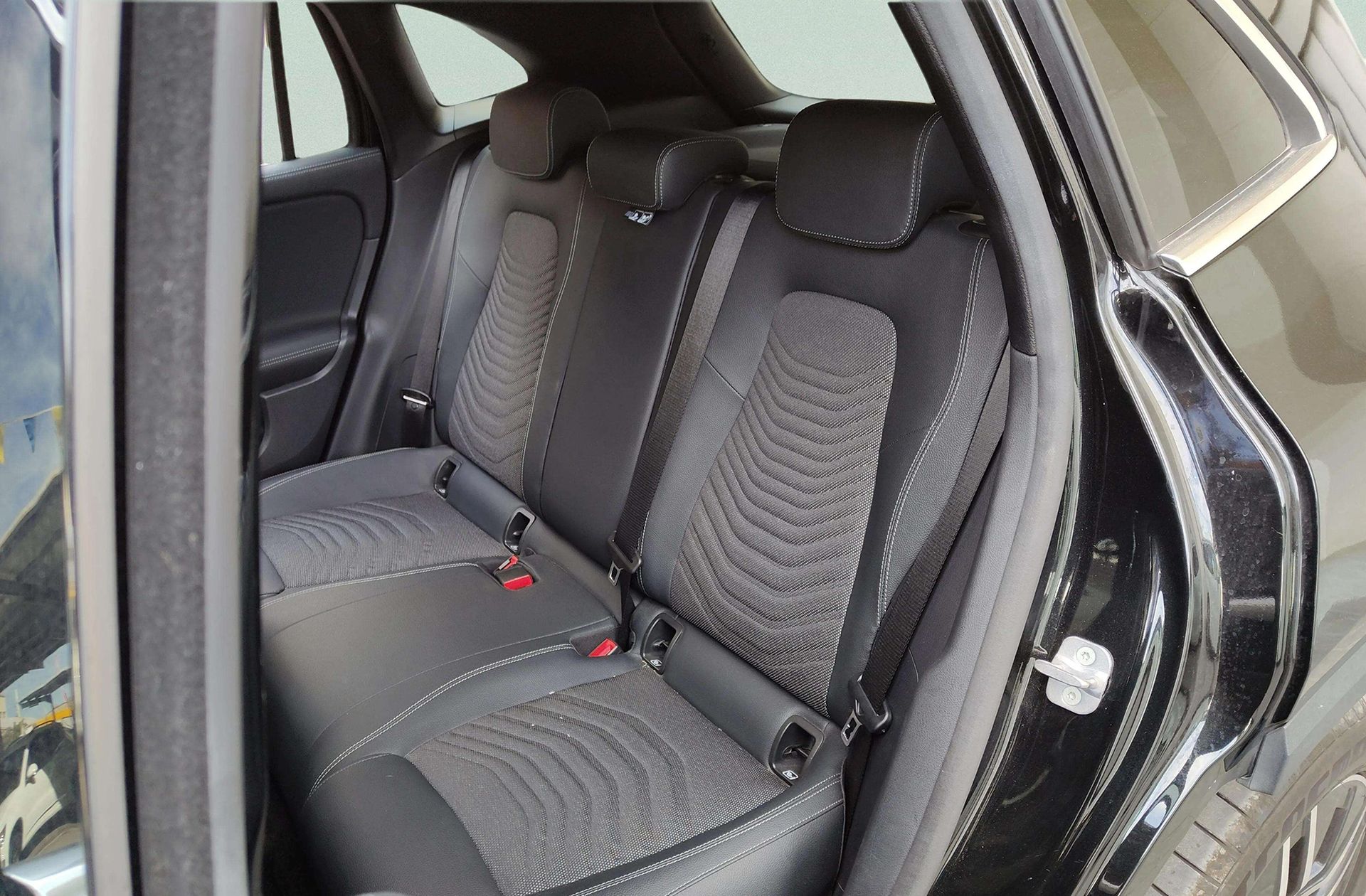 Mercedes-Benz GLA 180 - foto 13
