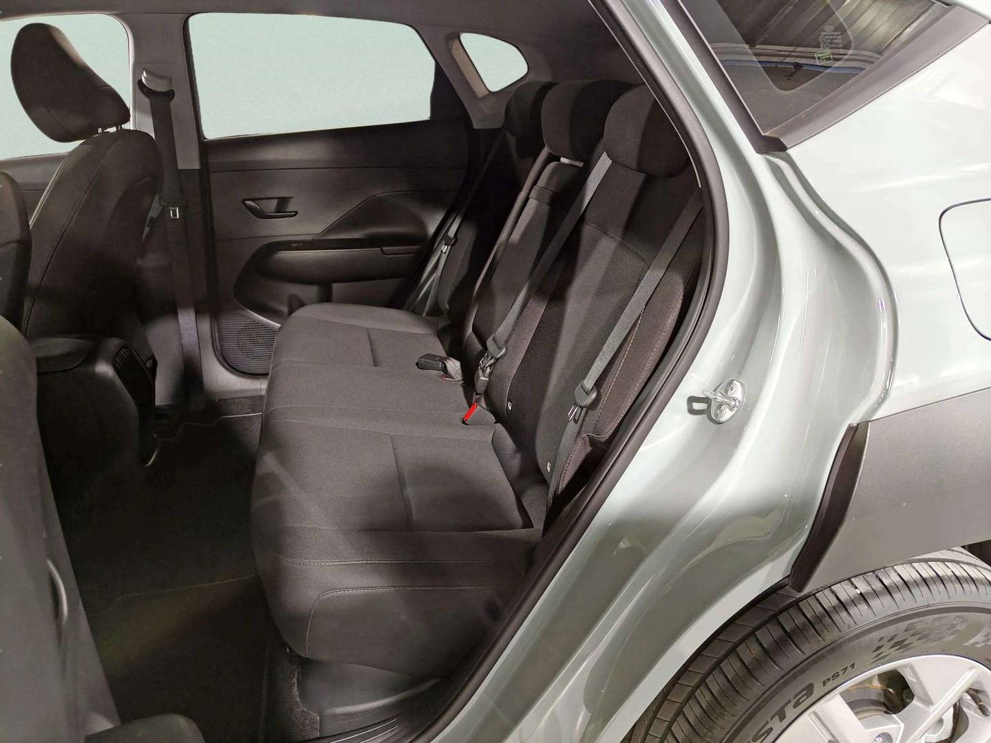 Foto asientos traseros Hyundai Kona Hyundai Kona 1.6 GDI HEV Maxx DCT (141 CV)