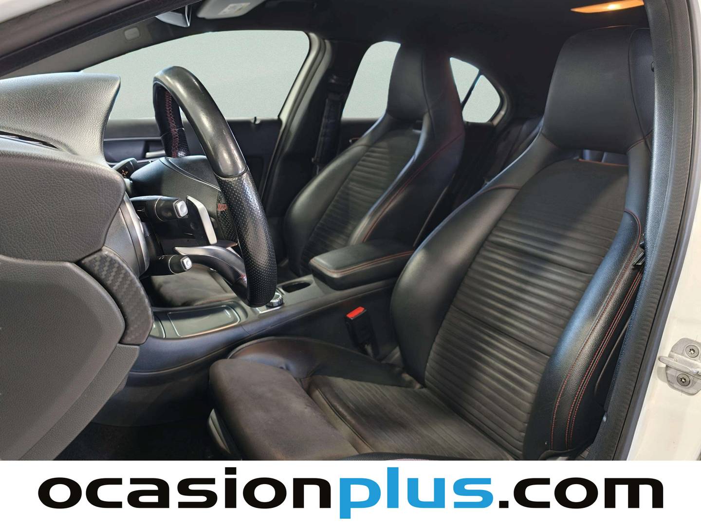 Foto asientos delanteros Mercedes Clase A Mercedes Clase A 200 d AMG Line (136 CV)