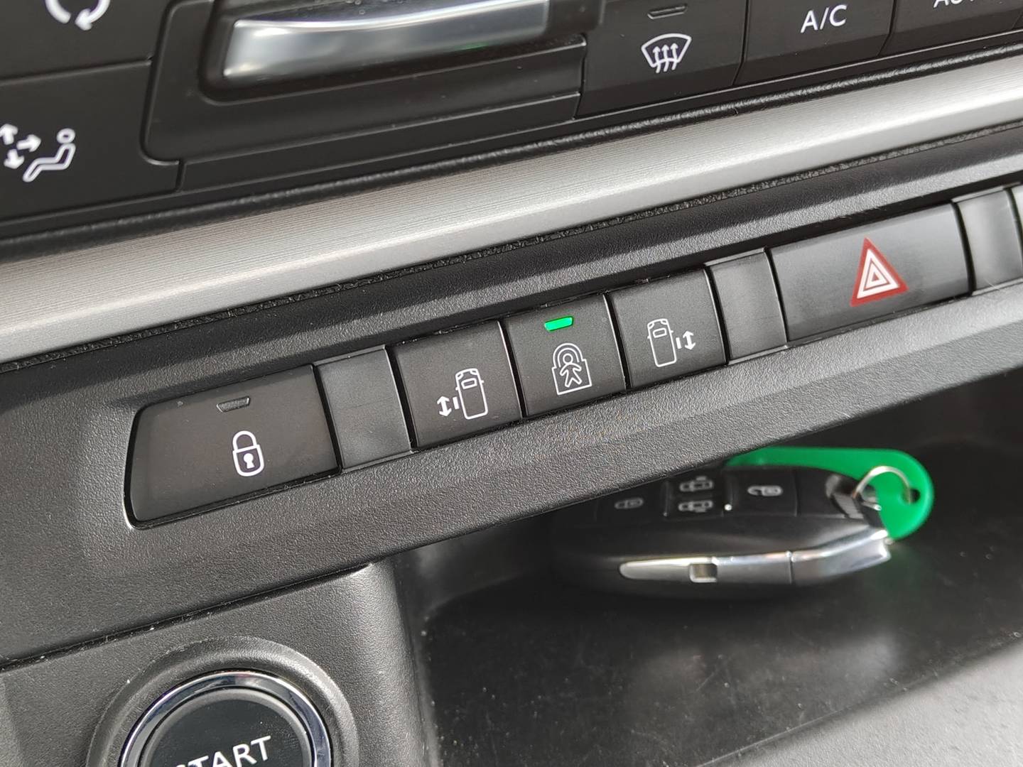 Foto Peugeot Traveller Peugeot Traveller BlueHDi 150 Allure Standard (150 CV) 8 Plazas