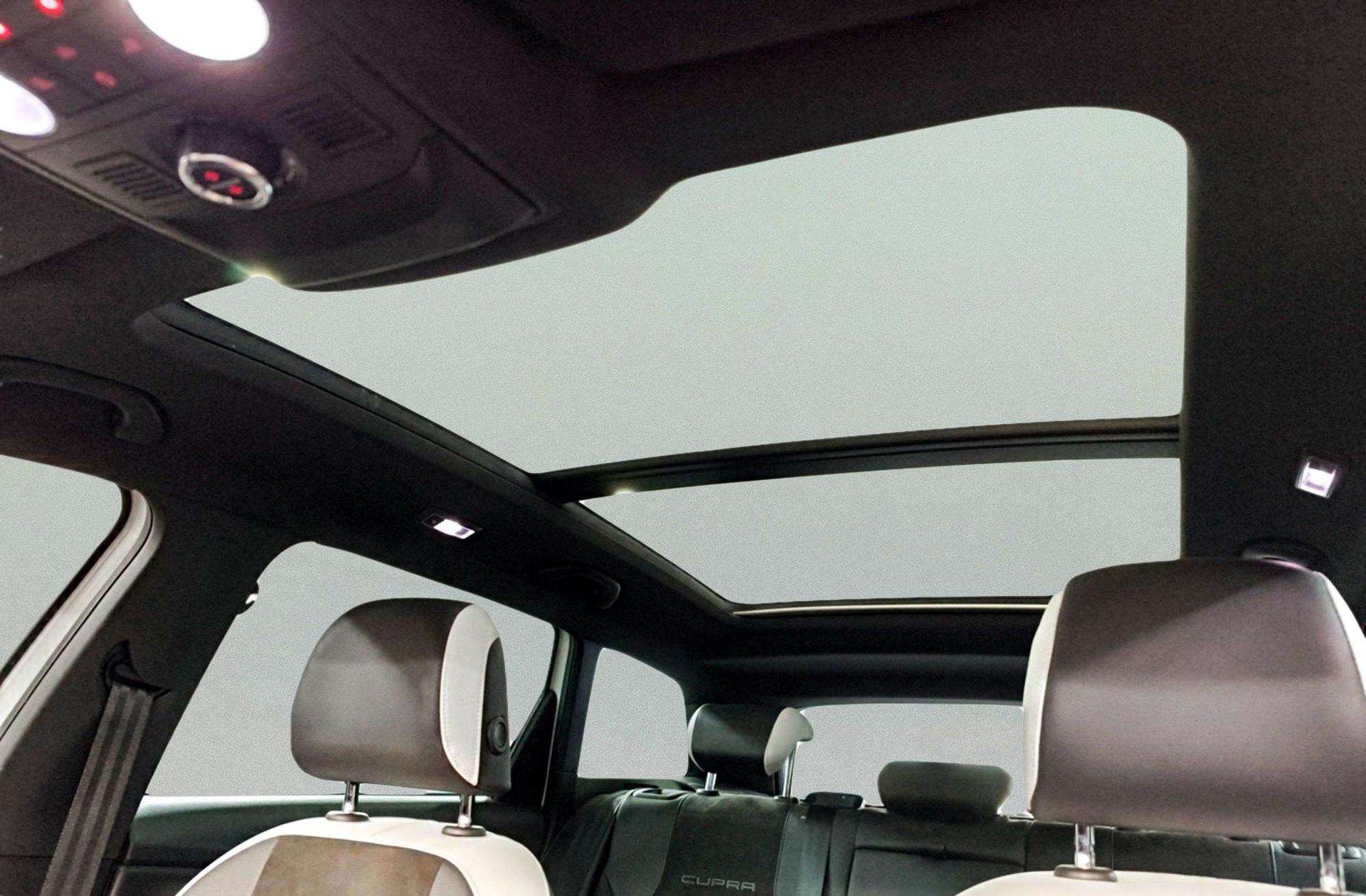 SEAT León ST 2.0 TSI Cupra DSG - foto 6