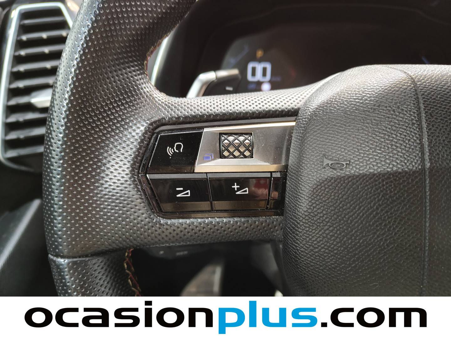 Foto DS DS 7 Crossback DS DS7 Crossback PureTech 180 Performance Line Auto (180 CV)