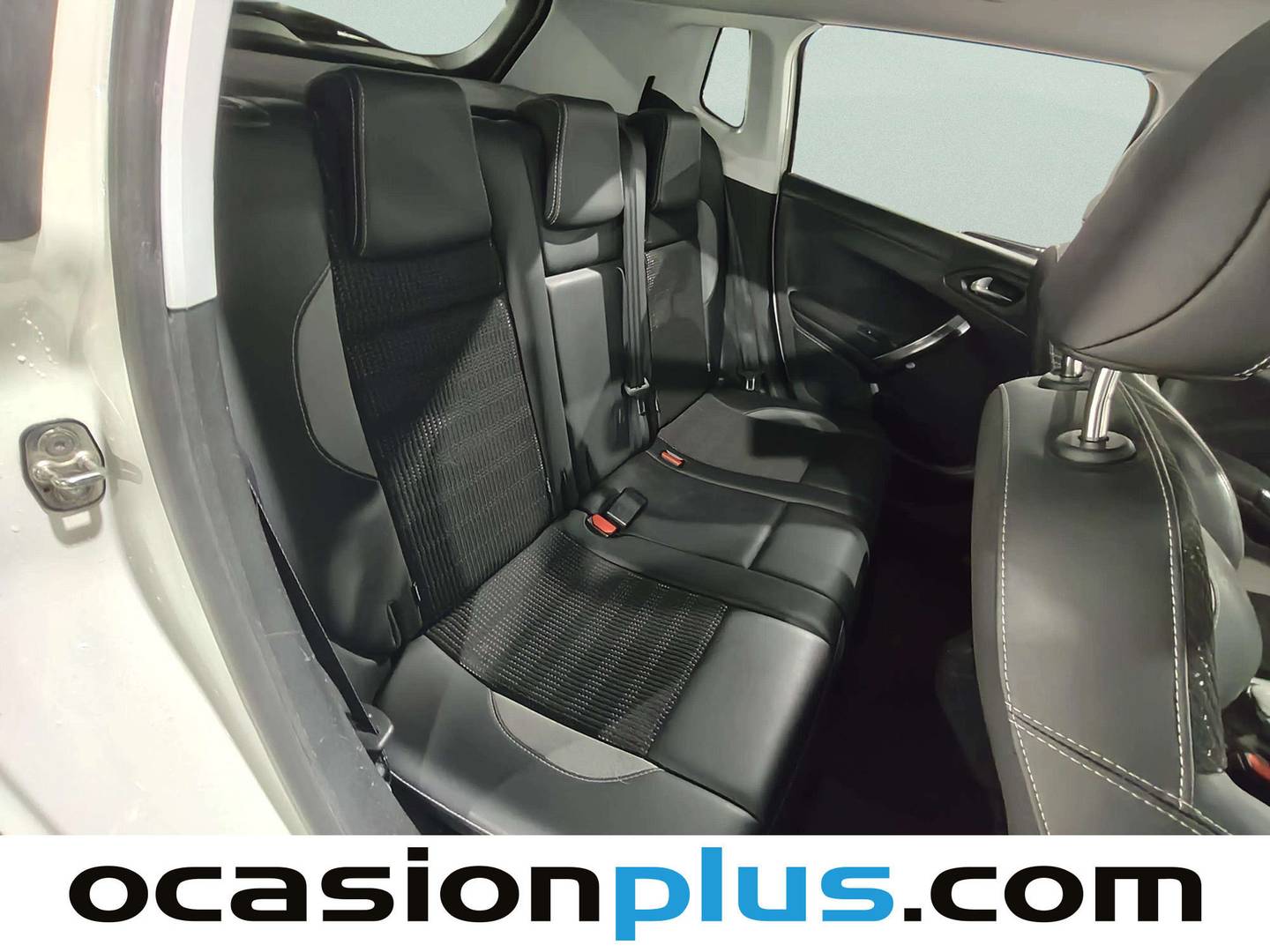 Foto Peugeot 2008 Peugeot 2008 BlueHDi 120 S&S Allure 88 kW (120 CV)