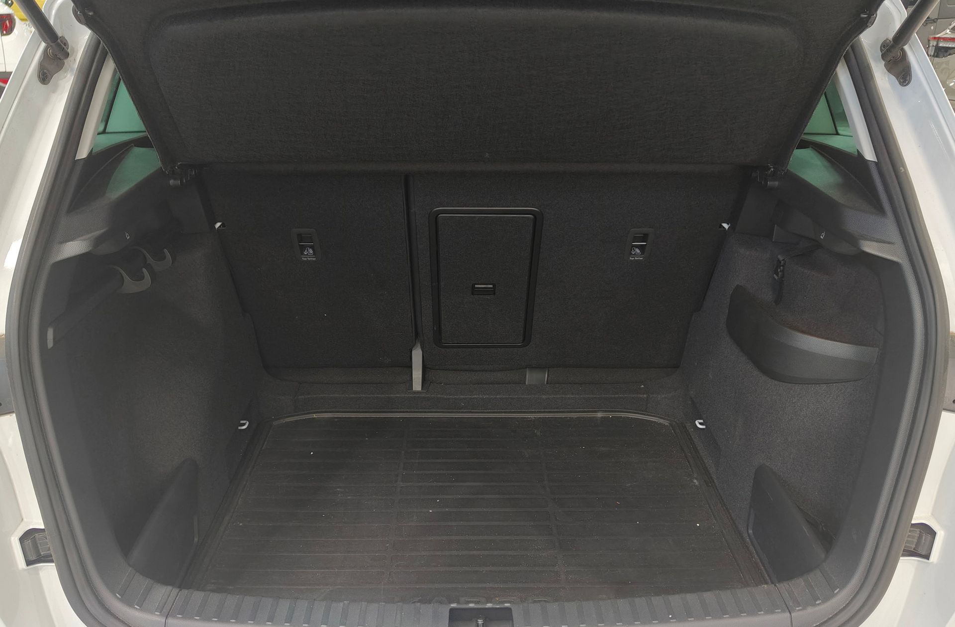 Škoda Karoq 1.0 TSI Selection - foto 16
