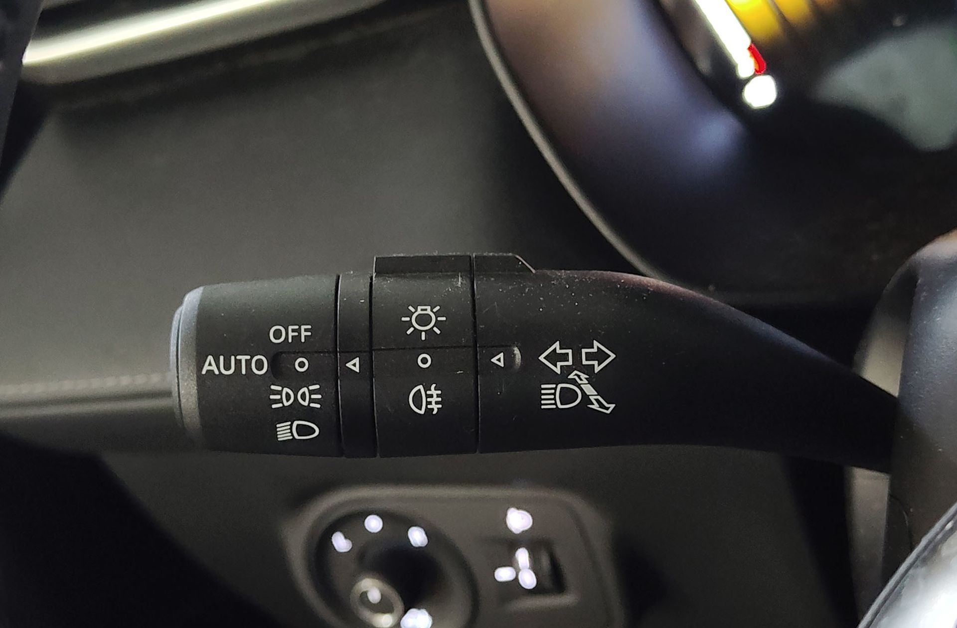 MG ZS 1.5 Hybrid+ Luxury - foto 29