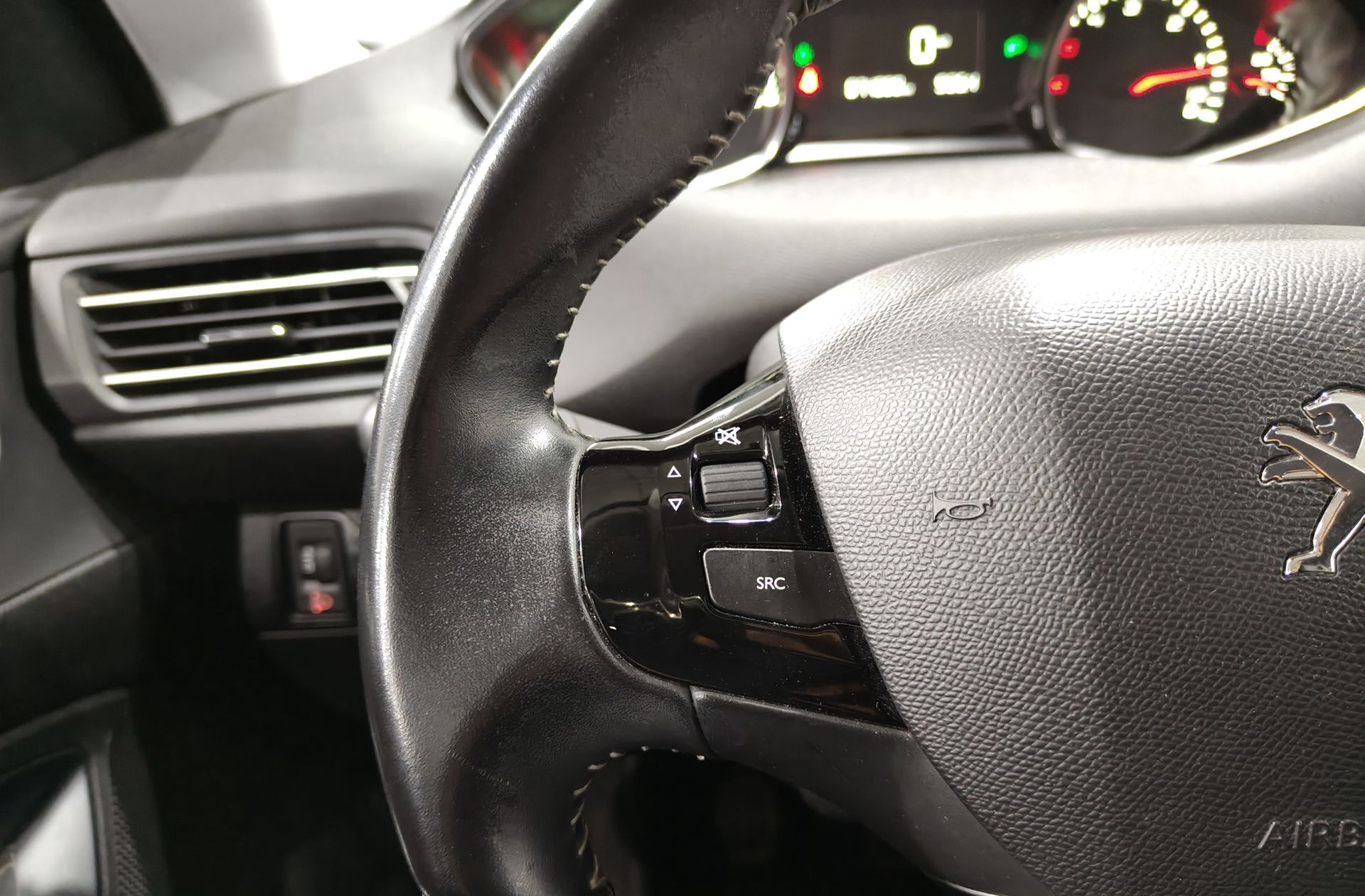 Peugeot 308 BlueHDi 100 Style - foto 28